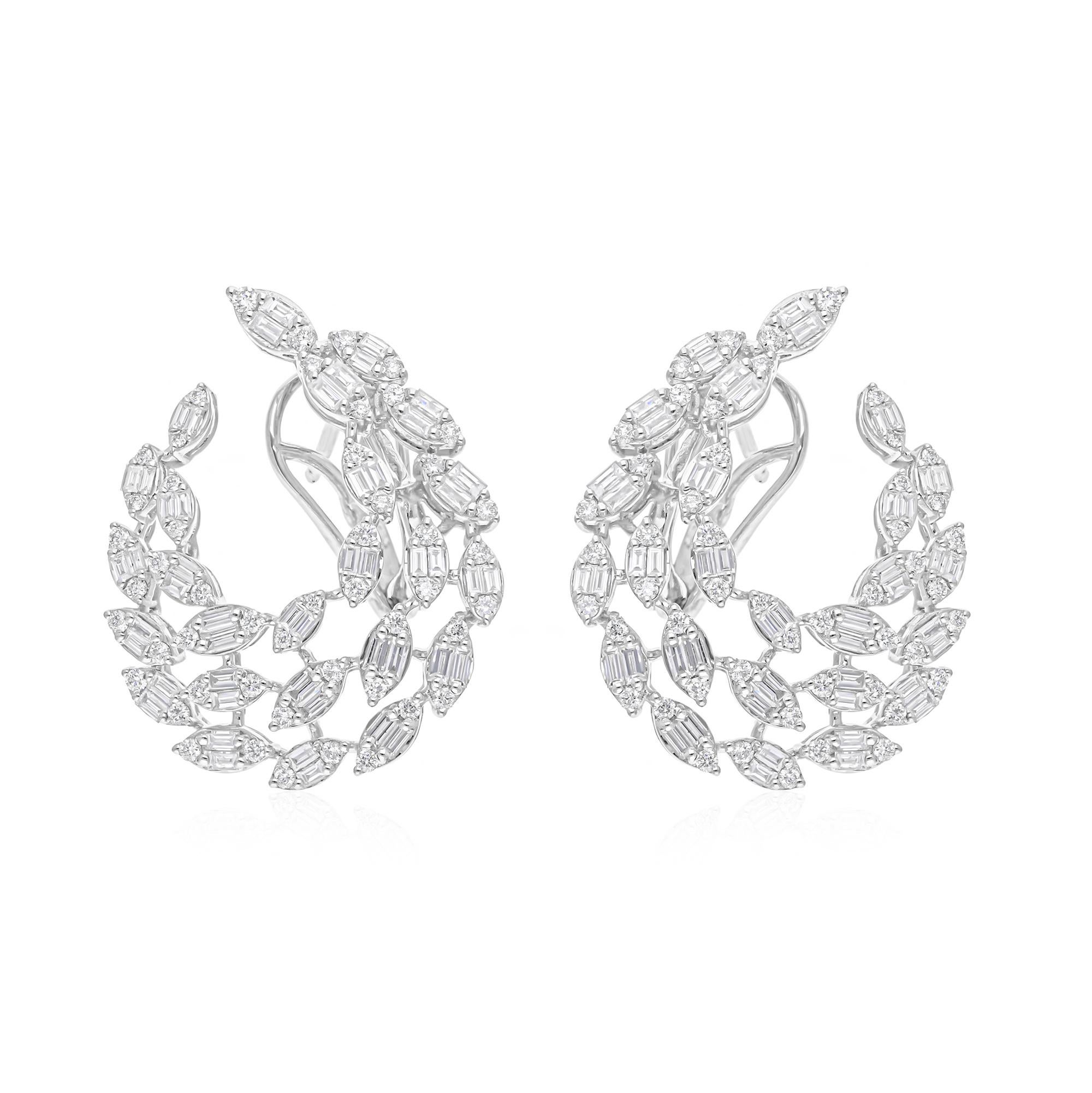 Diese exquisiten Ohrringe sind aus 14-karätigem Gold gegossen und mit funkelnden Diamanten von 2,10 Karat besetzt.

FOLLOW SPECTRUM JEWELS Storefront, um die neueste Collection'S und exklusive Stücke zu sehen. Spectrum Jewels ist stolz darauf, ein