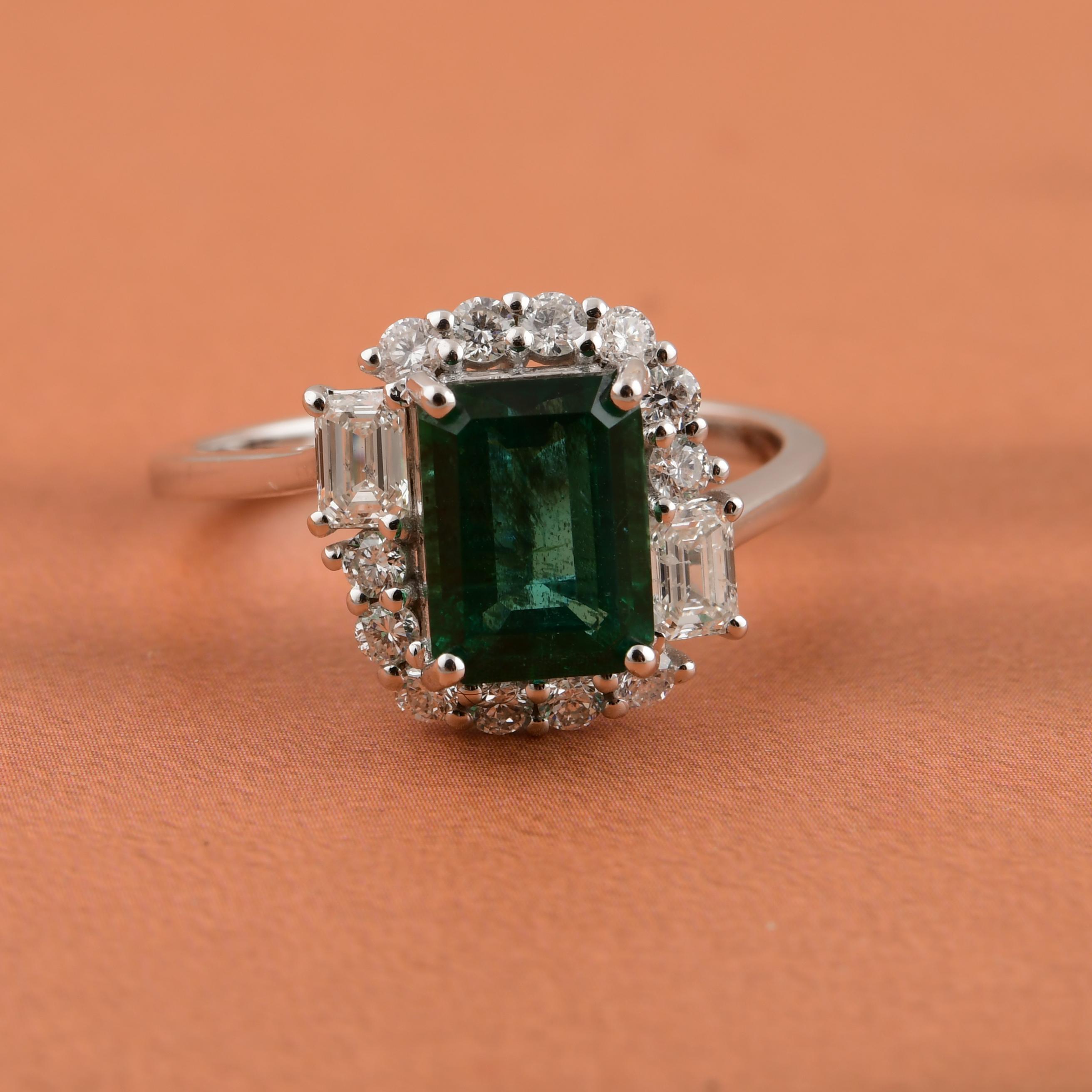 Modern Real 2.11 Carat Zambian Emerald 0.63 Carat SI/H Diamond 18 Karat White Gold Ring For Sale