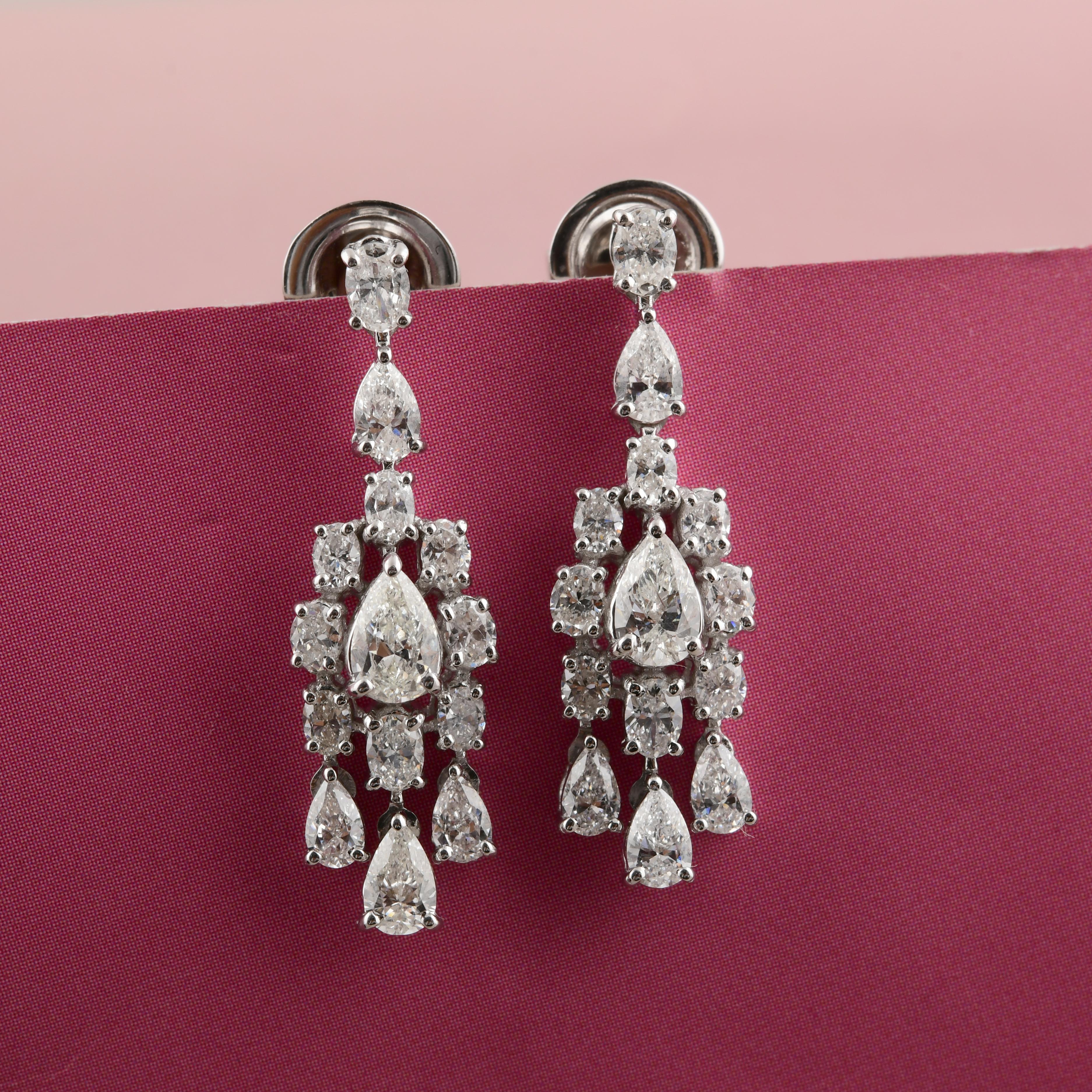 Boucles d'oreilles pendantes en or blanc 18 carats avec un vrai diamant de 2,13 carats, pureté SI, couleur HI Neuf - En vente à Diera, Dubai