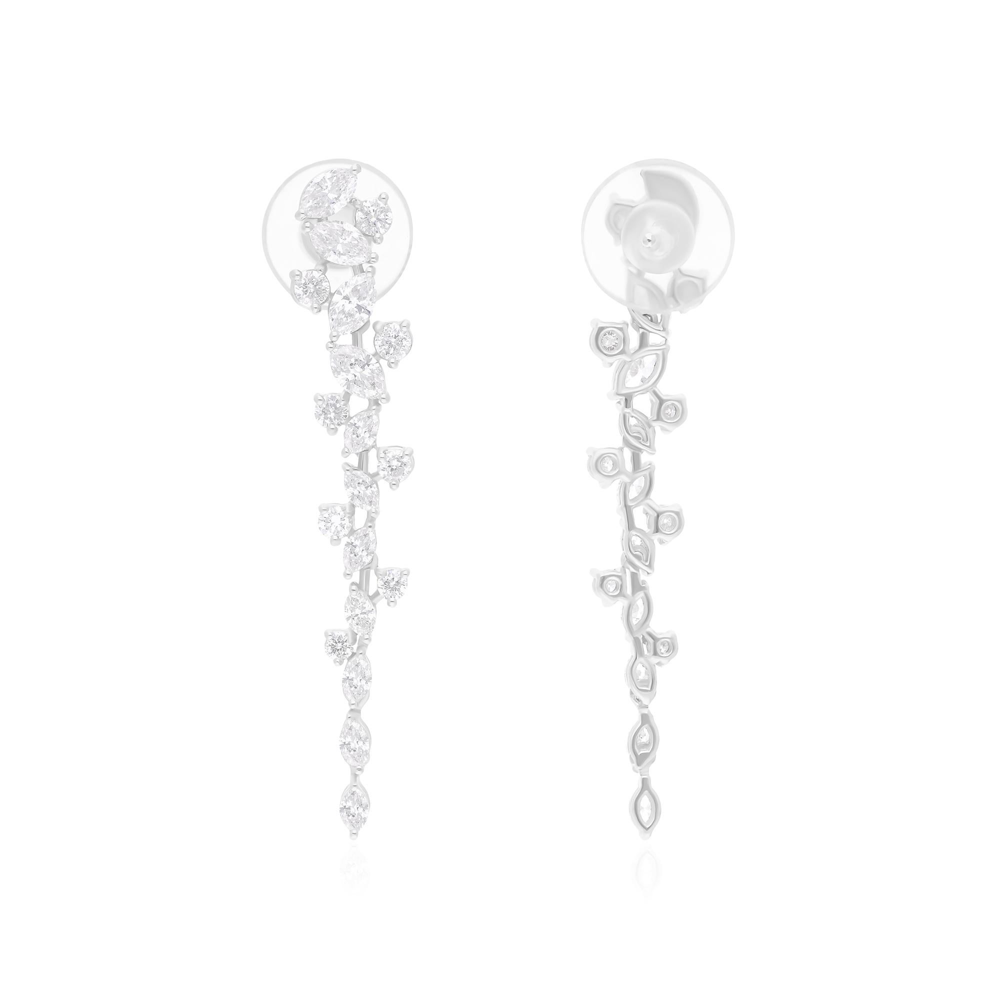Realizzati in oro a 14 carati, questi squisiti orecchini sono impreziositi da 2,31 carati di diamanti scintillanti.

Segui la vetrina di Spectrum Jewels per vedere le ultime collezioni e i pezzi esclusivi. Spectrum Jewels è orgoglioso di essere
