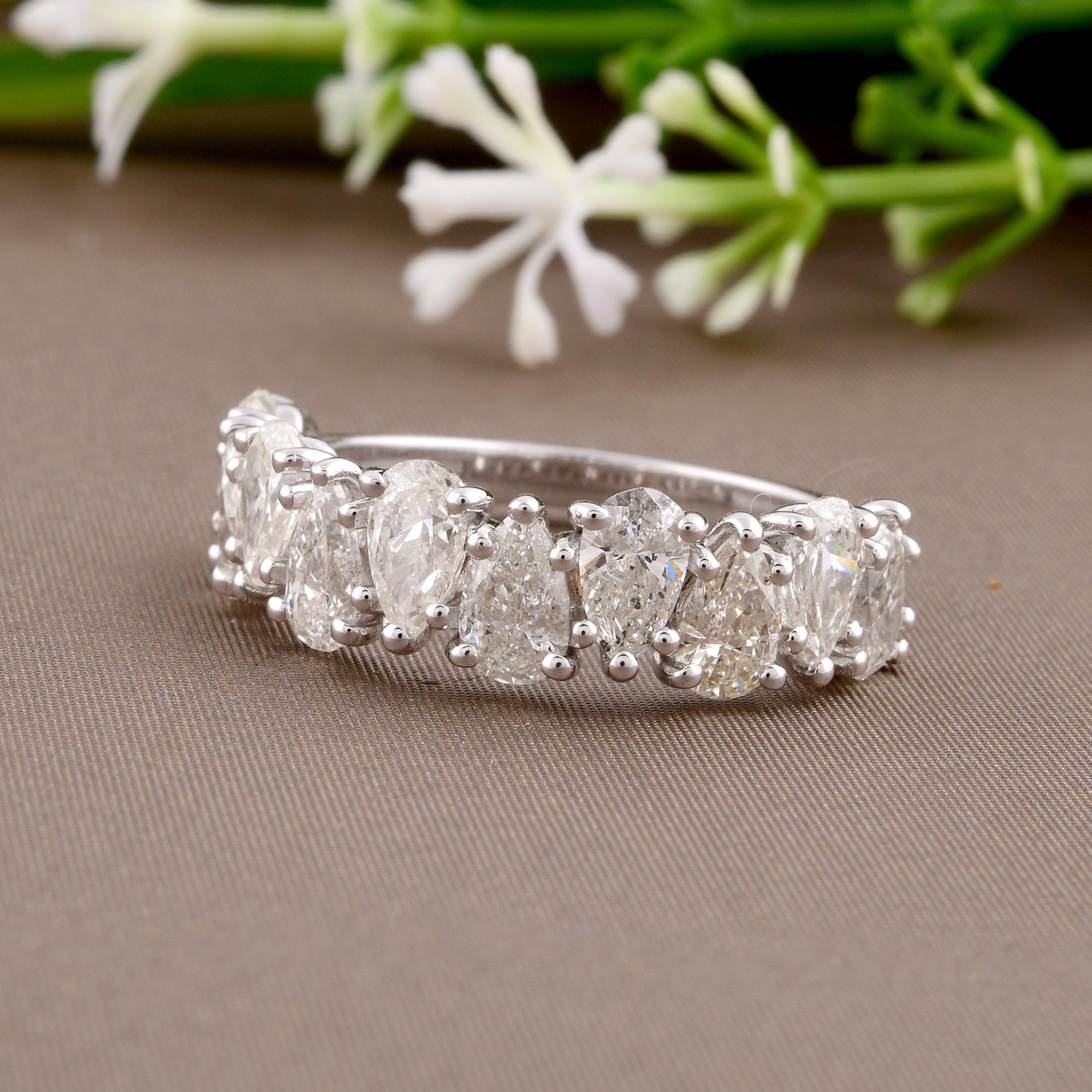 Real 2,46 Karat Birnen-Diamant-Halb-Eternity-Ring aus 18 Karat Weißgold (Tropfenschliff) im Angebot