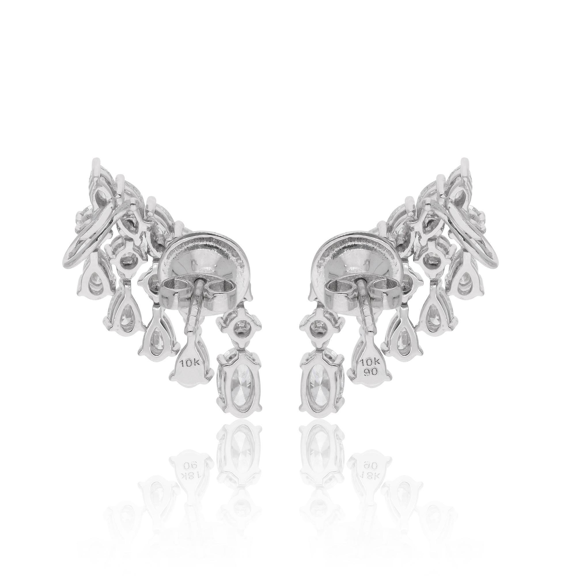 Realizzati in oro a 10 carati, questi squisiti orecchini sono impreziositi da 2,57 carati di diamanti scintillanti.

Segui la vetrina di Spectrum Jewels per vedere le ultime collezioni e i pezzi esclusivi. Spectrum Jewels è orgoglioso di essere