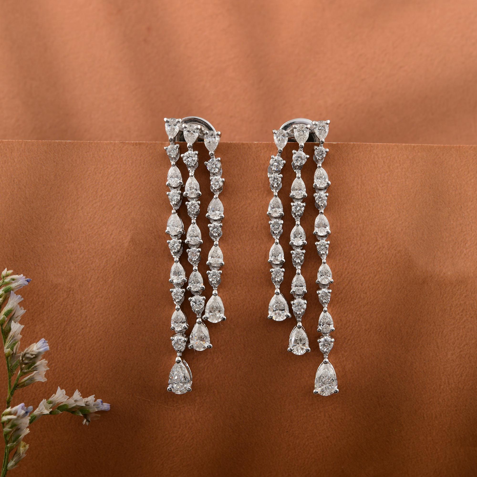 Real 2.82 Carat SI/H Pear Round Diamond Chandelier Earrings 18 Karat White Gold In New Condition For Sale In Diera, Dubai