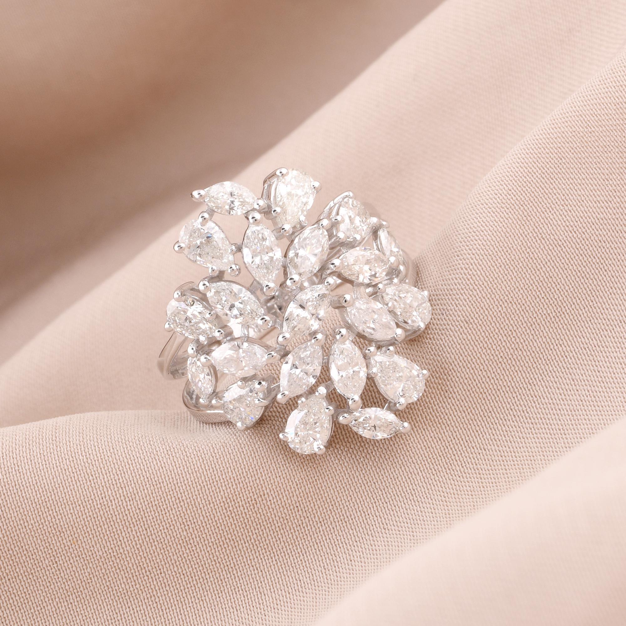 Realer Cocktailring aus 18 Karat Weißgold mit 2,85 Karat Marquise-Diamant in Birnenform mit Diamant im Zustand „Neu“ im Angebot in Diera, Dubai