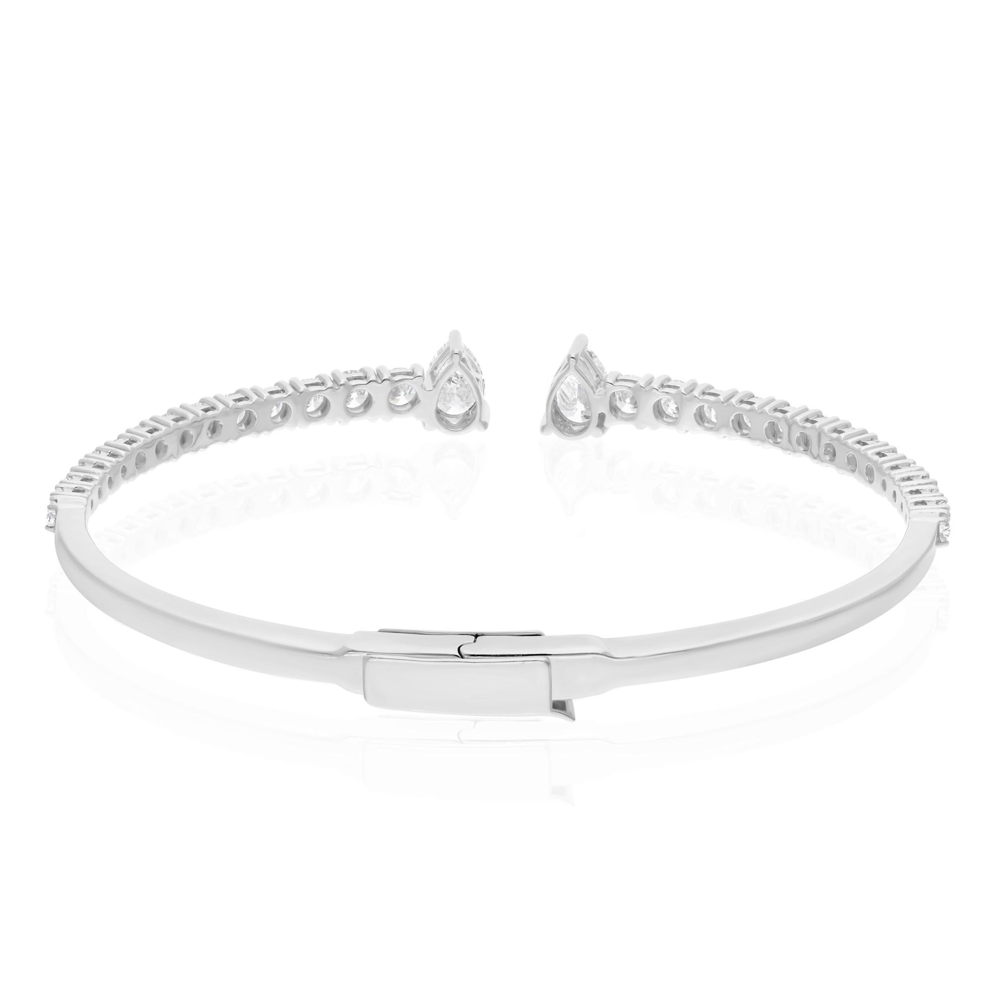 Real 2,85 Karat SI/H Birnenförmiger runder Diamant-Manschettenarmreif aus 18 Karat Weißgold (Moderne) im Angebot