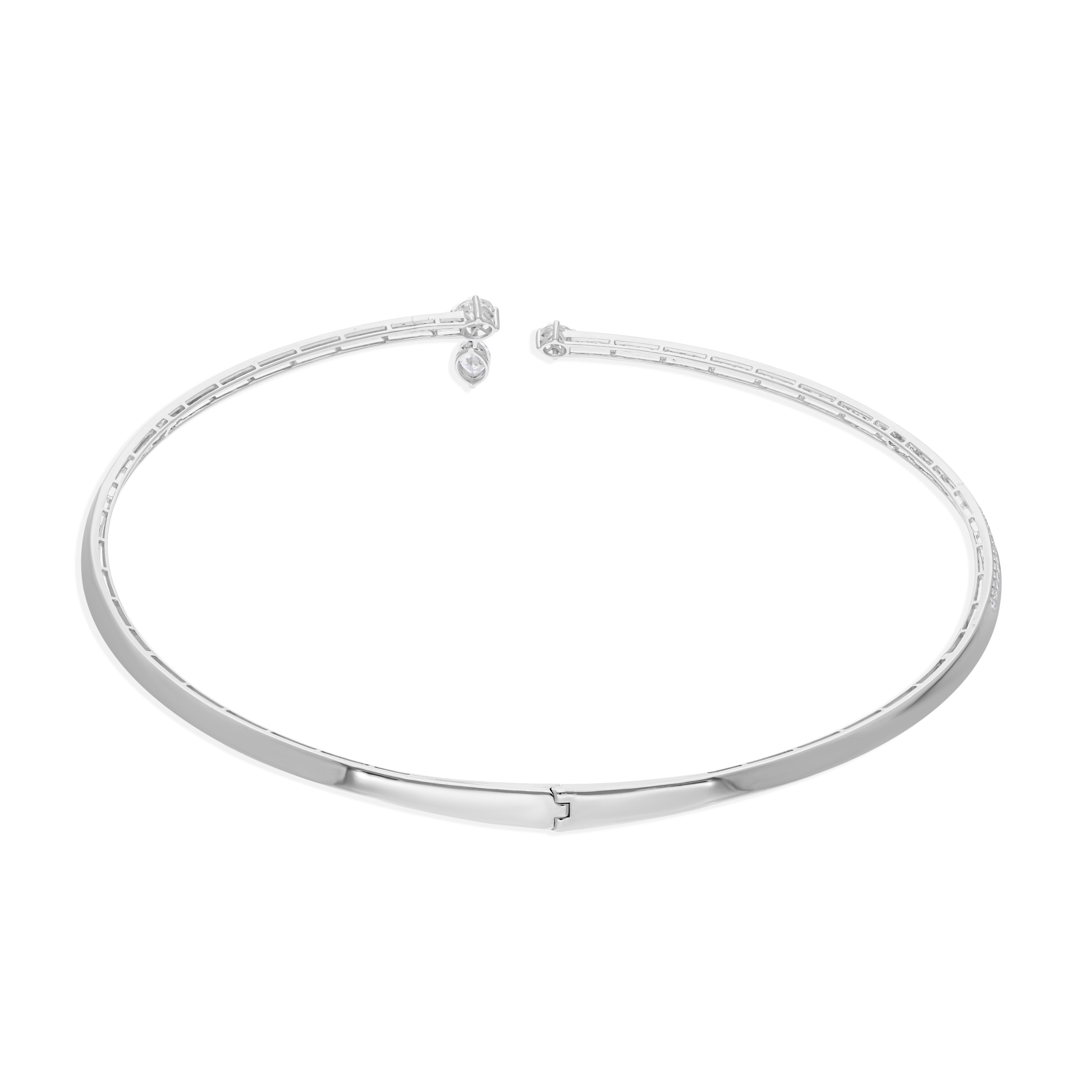 Diese exquisite Halskette ist aus 18-karätigem Gold gegossen und mit 2,90 Karat funkelnden Diamanten besetzt.

FOLLOW SPECTRUM JEWELS Storefront, um die neueste Collection'S und exklusive Stücke zu sehen. Spectrum Jewels ist stolz darauf, ein Top
