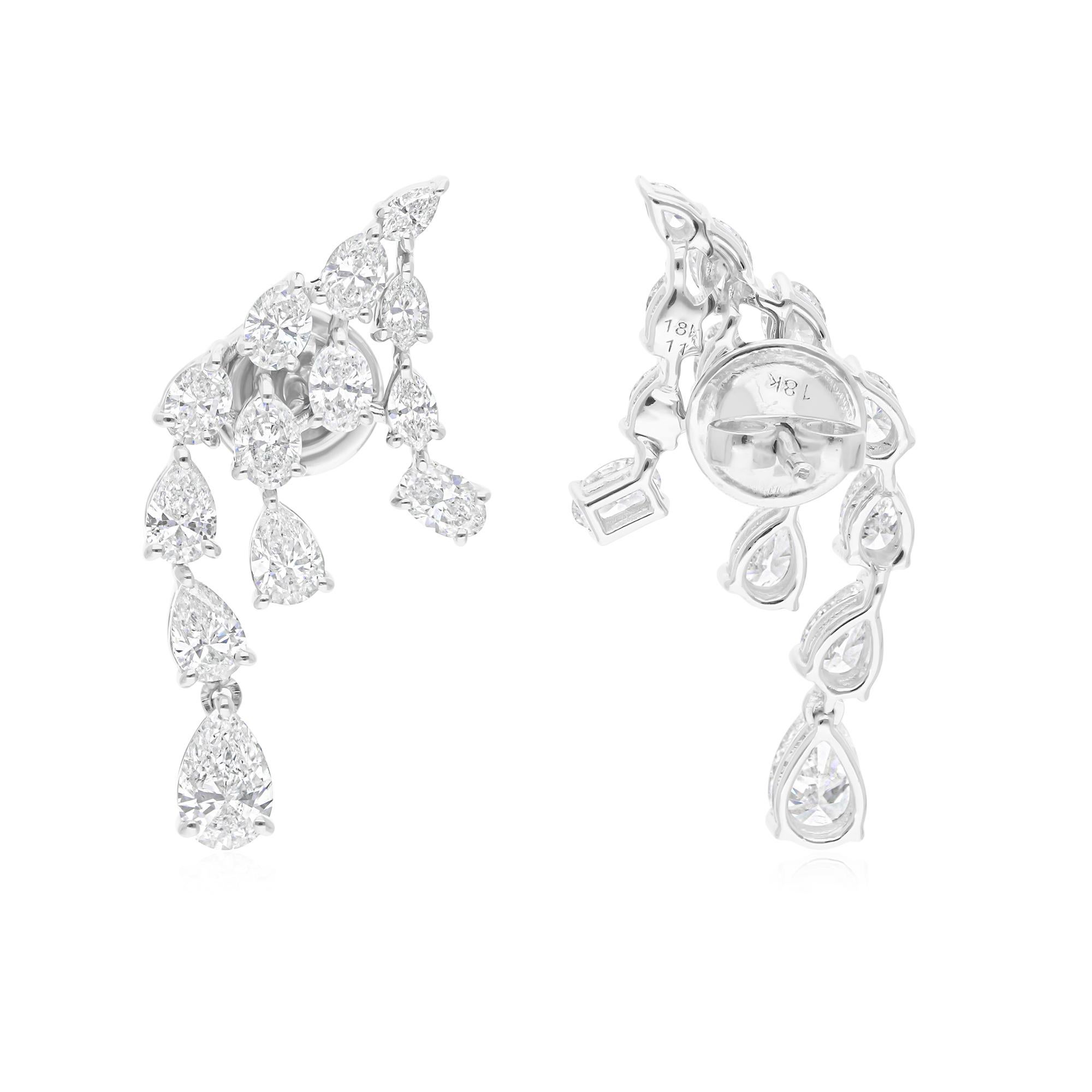 Realizzati in oro a 18 carati, questi squisiti orecchini sono impreziositi da 2,98 carati di diamanti scintillanti.

Segui la vetrina di Spectrum Jewels per vedere le ultime collezioni e i pezzi esclusivi. Spectrum Jewels è orgoglioso di essere