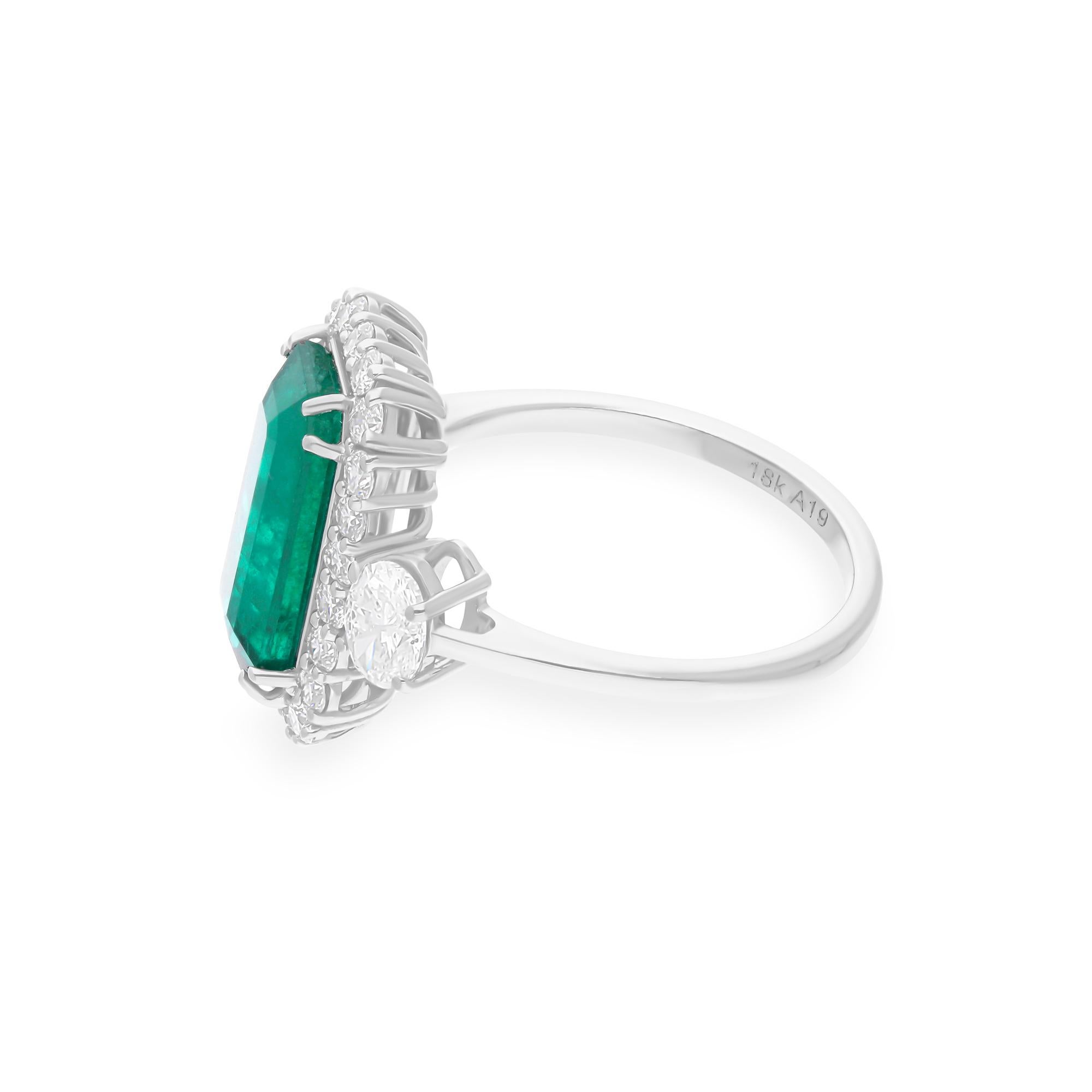 Modern Real 3.06 Carat Zambian Emerald Ring 1.30 Carat SI/H Diamond 18 Karat White Gold For Sale