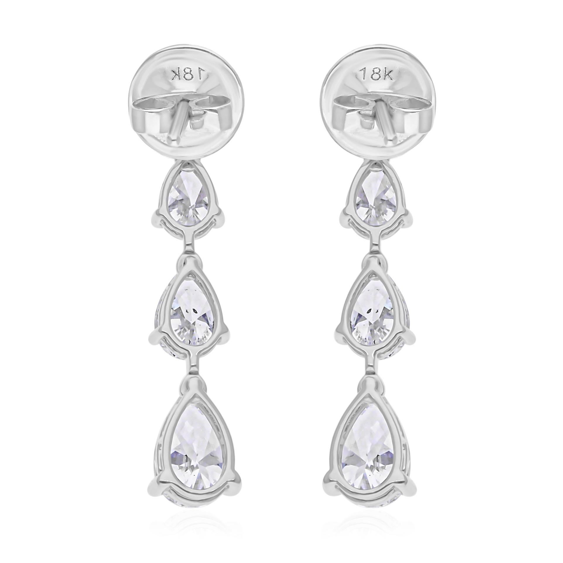 Orecchini pendenti con diamante reale da 3,23 carati SI/H Pear Graduated in oro bianco 18 carati In condizioni Nuovo in vendita a Diera, Dubai