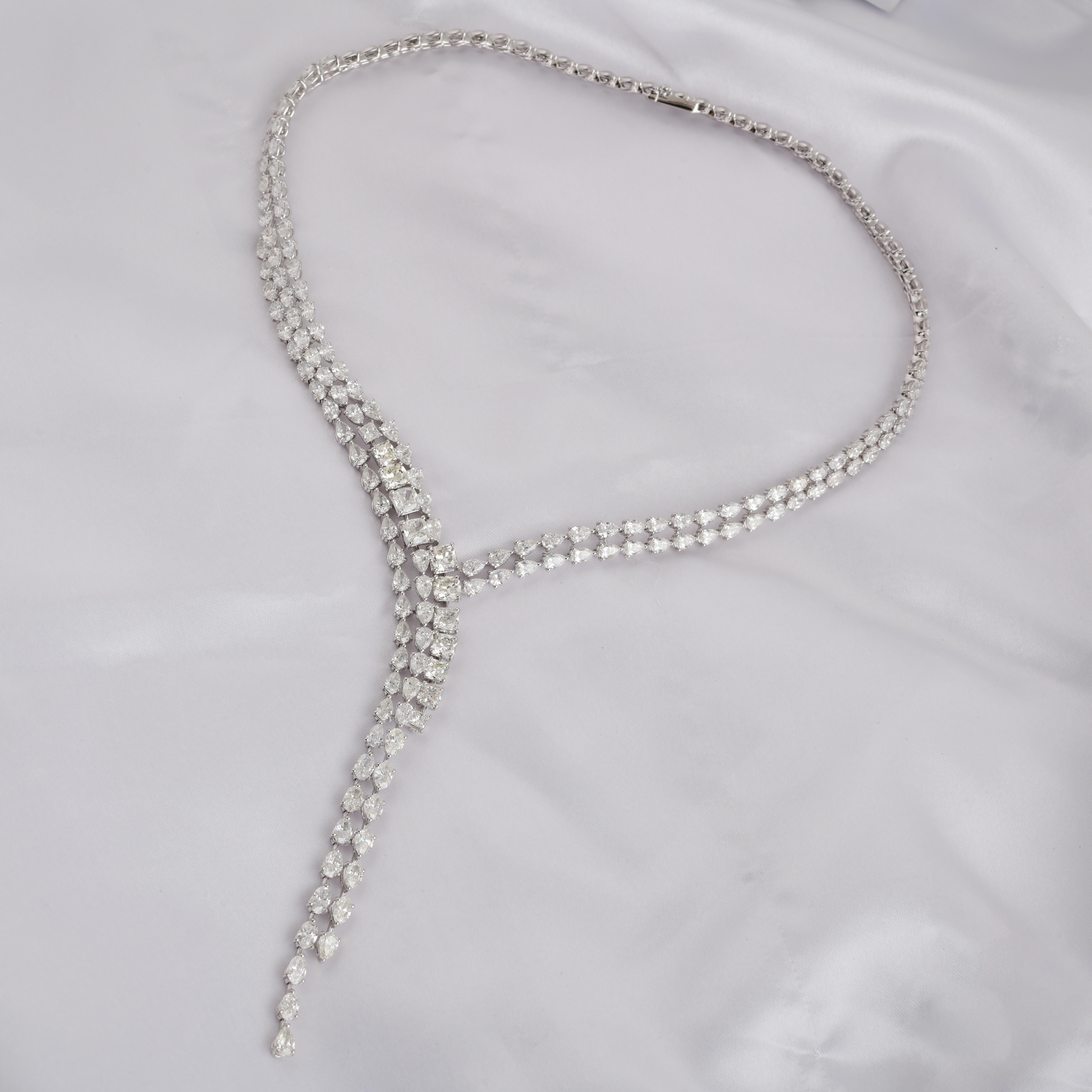 Taglio a goccia Collana girocollo con diamanti reali da 36,24 carati SI/H Oro bianco 18 carati Gioielli di pregio in vendita