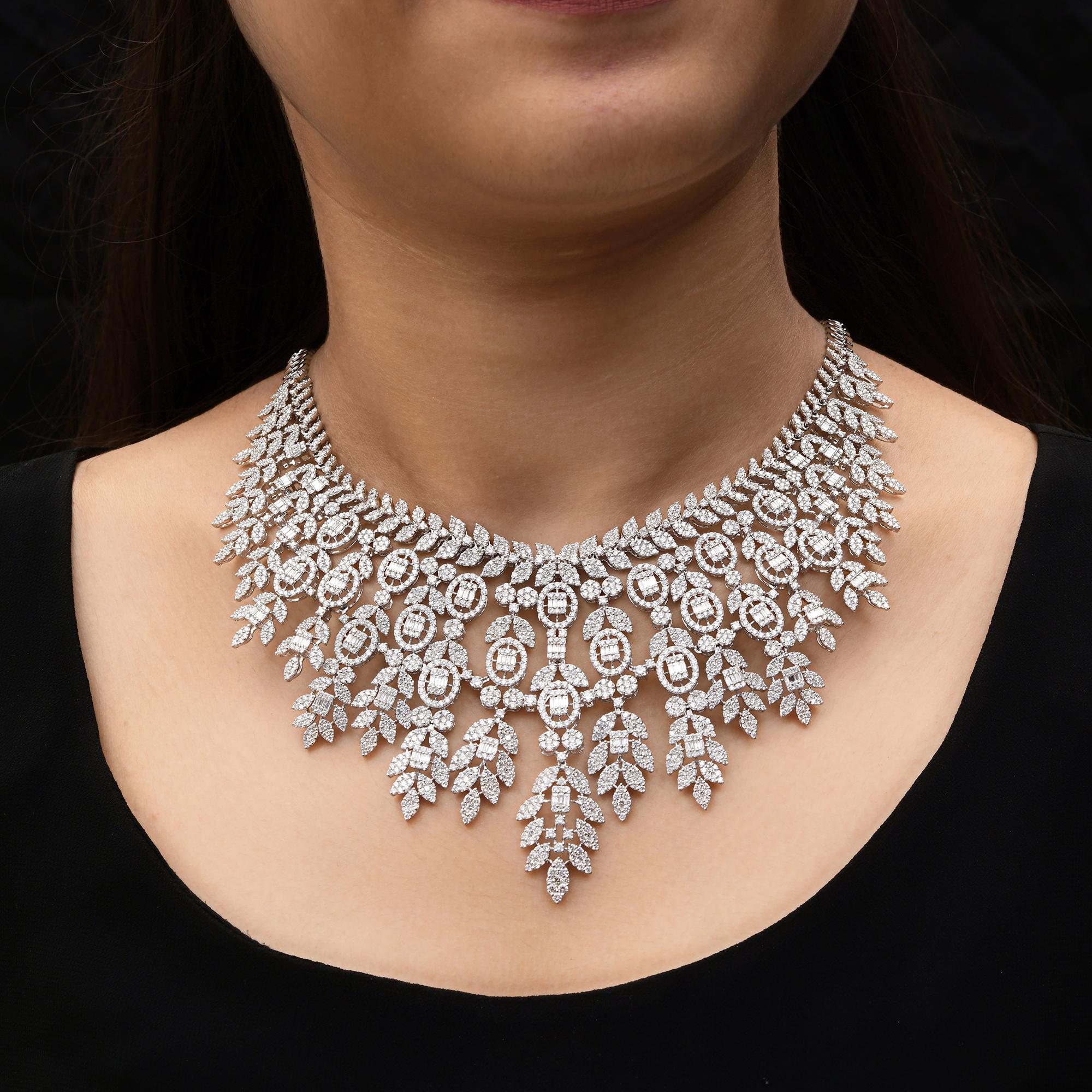 Real 37.4 Carat SI Clarity HI Color Diamond Necklace 18 Karat White Gold Jewelry In New Condition For Sale In Diera, Dubai