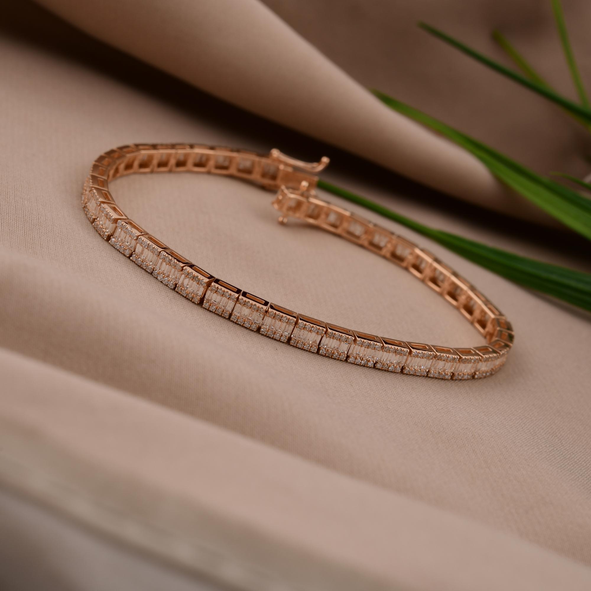 Bracelet en or rose 14 carats avec diamant baguette rond de 3,75 carats SI/H Neuf - En vente à Diera, Dubai