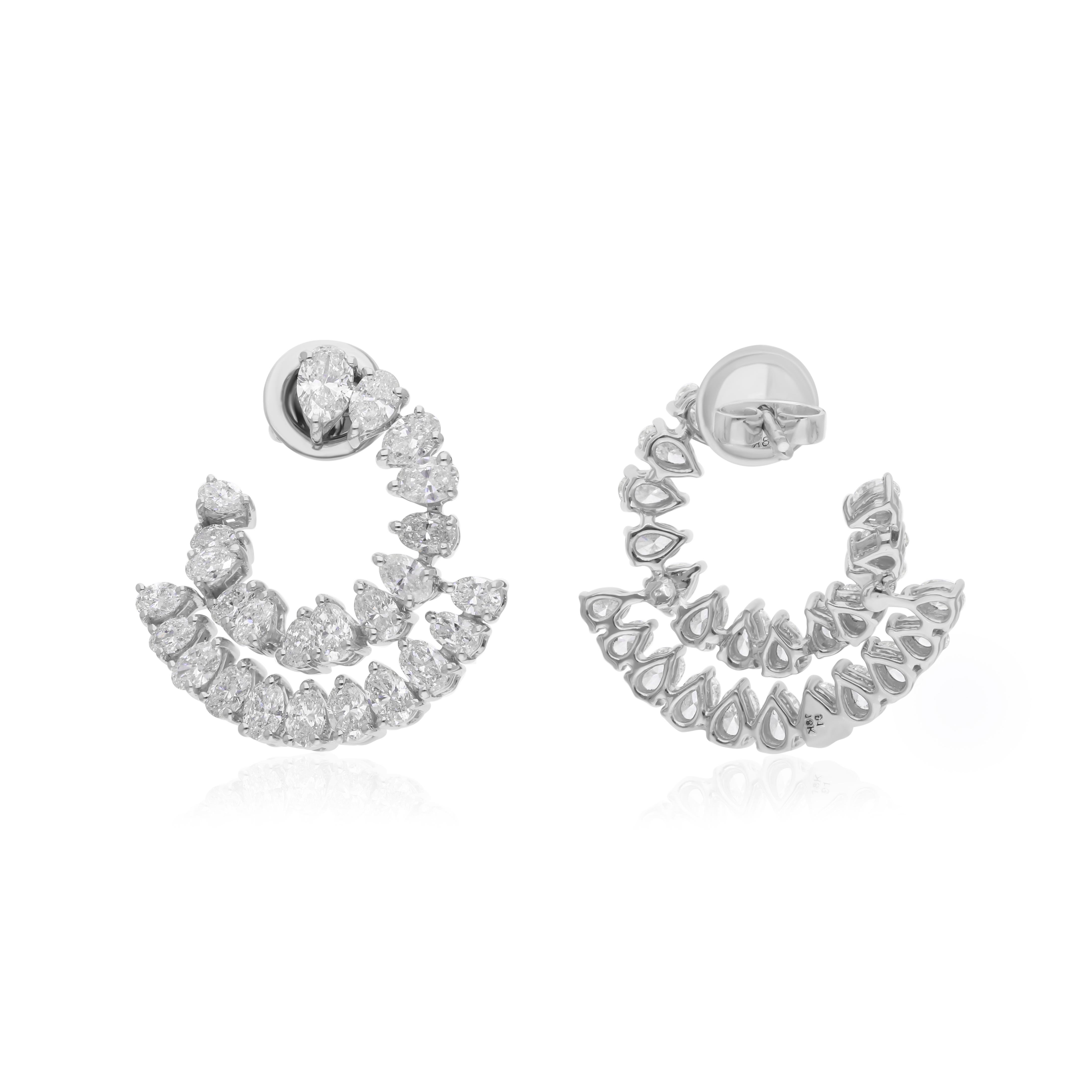 Diese exquisiten Ohrringe sind aus 14-karätigem Gold gegossen und mit 3,87 Karat funkelnden Diamanten besetzt.

FOLLOW SPECTRUM JEWELS Storefront, um die neueste Collection'S und exklusive Stücke zu sehen. Spectrum Jewels ist stolz darauf, ein Top