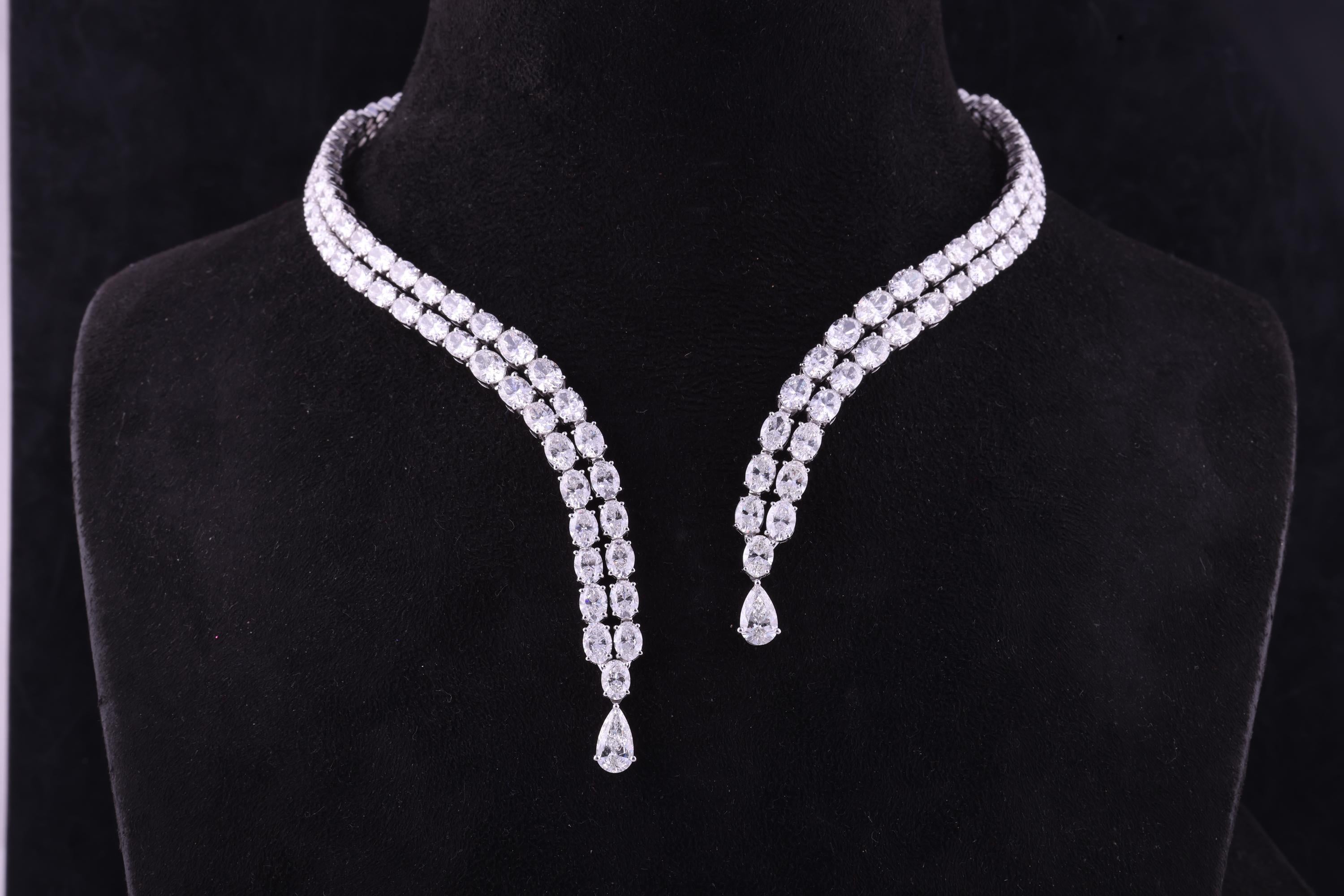 Taglio a goccia Vero 39,23 carati SI Clarity HI Color Collana di diamanti a girocollo in oro bianco 18 carati in vendita