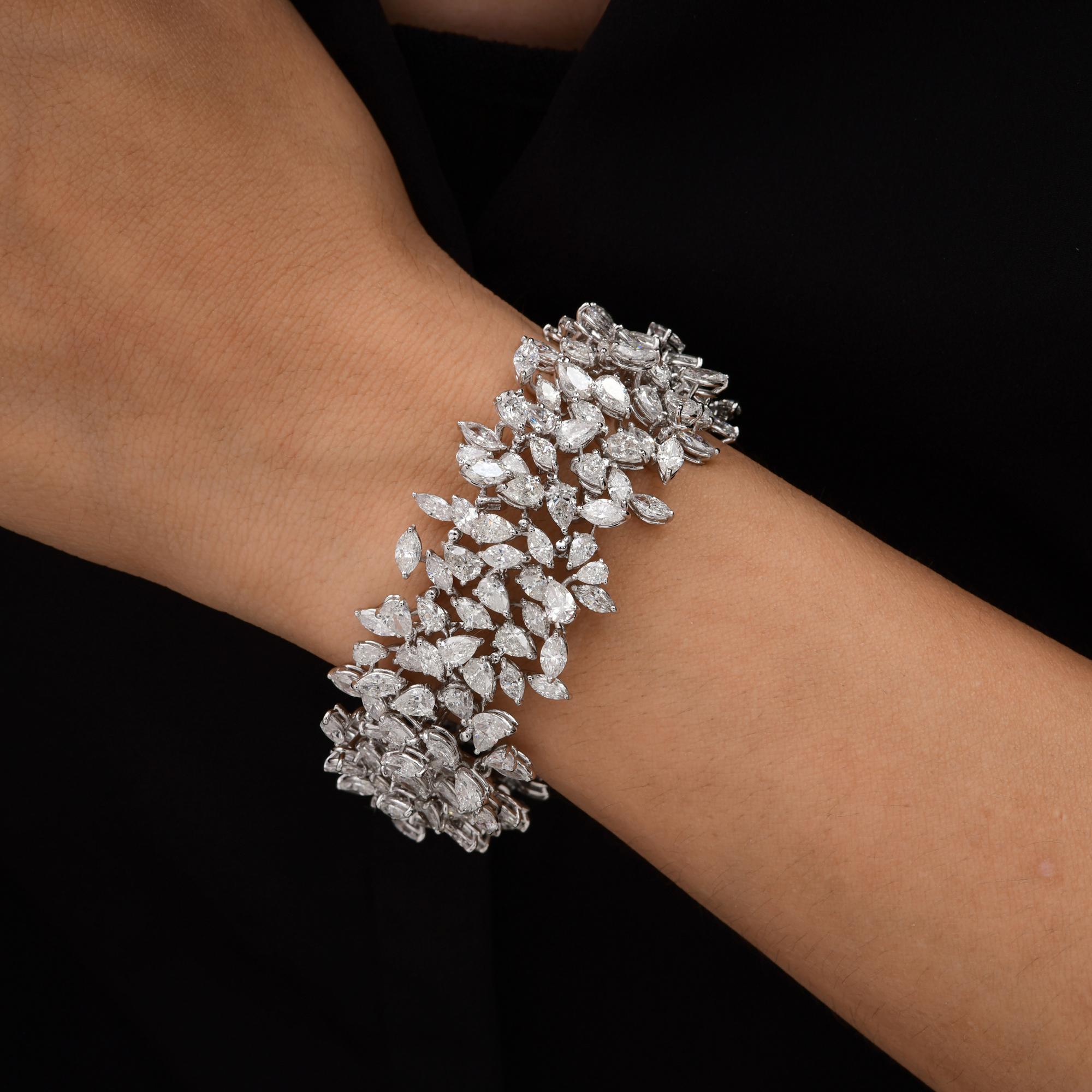 Moderno Vero 40,07 carati SI Clarity HI Color Collana di diamanti a girocollo in oro bianco 18 carati in vendita