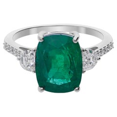 Real 4.23 Carat Zambian Emerald 0.5 Carat SI/H Diamond 14 Karat White Gold Ring