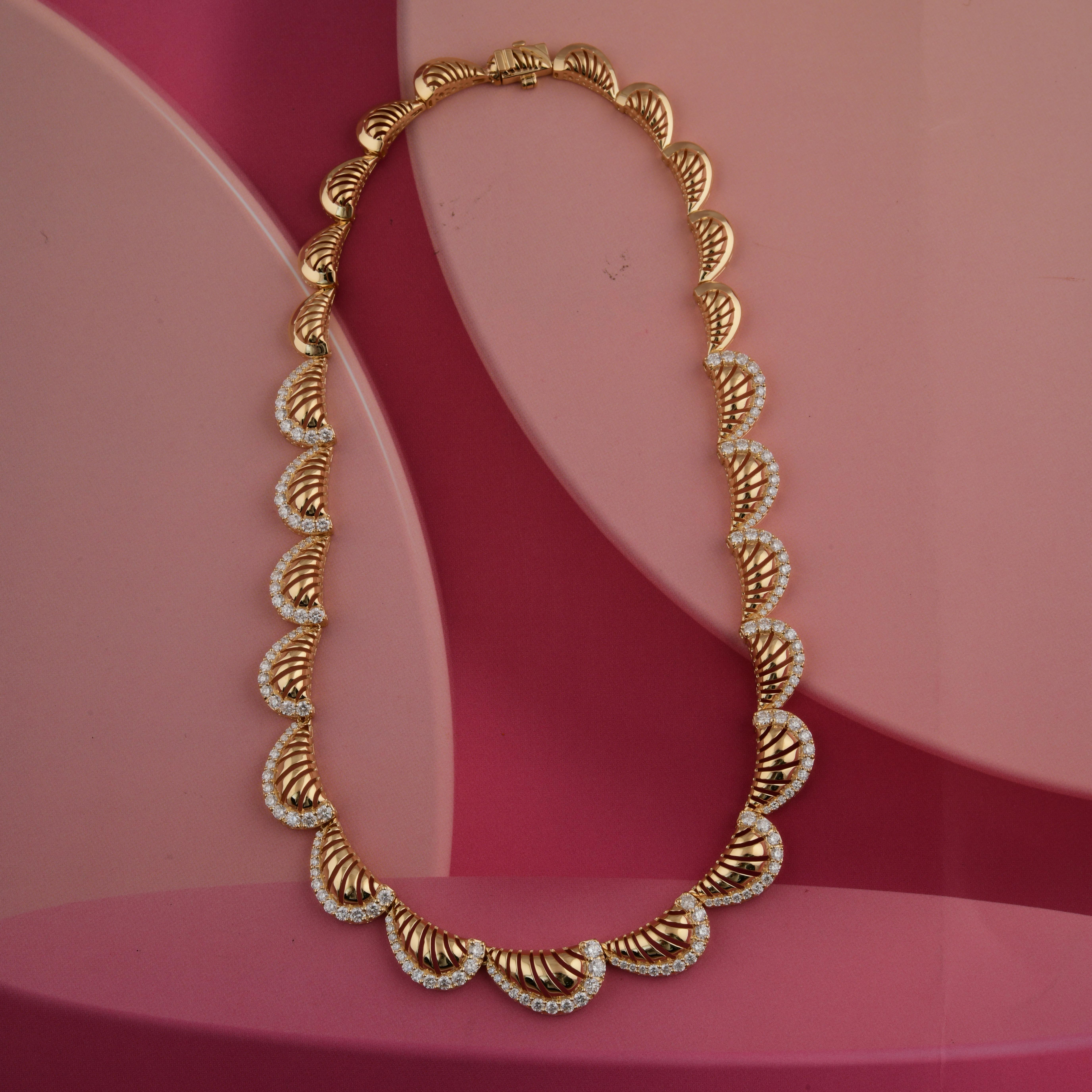 Real 4.80 Carat SI Clarity HI Color Round Diamond Necklace 18 Karat Yellow Gold In New Condition For Sale In Diera, Dubai