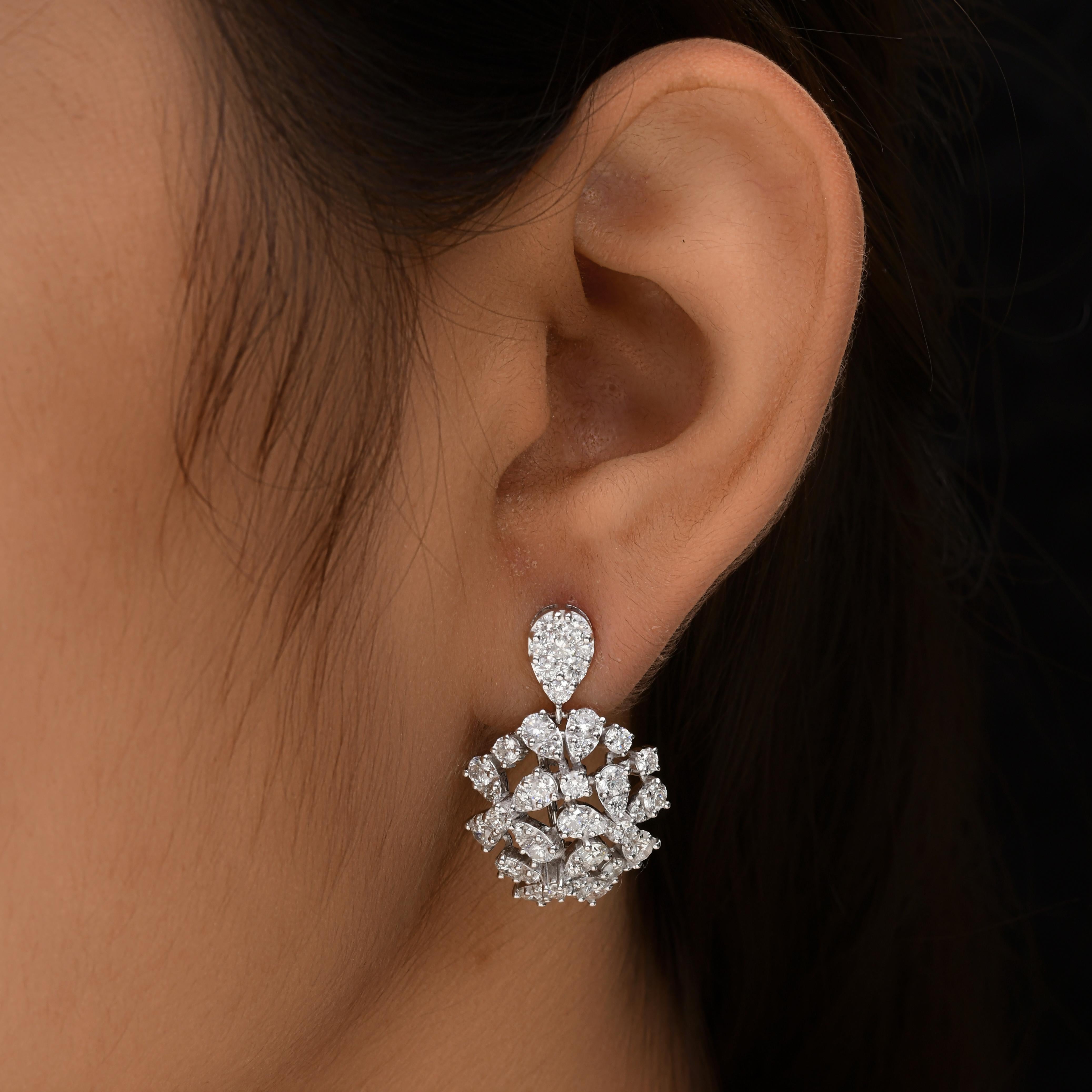 Pendientes colgantes de diamantes auténticos de 5,31 quilates, claridad SI y color HI, oro blanco de 18 quilates Corte redondo en venta