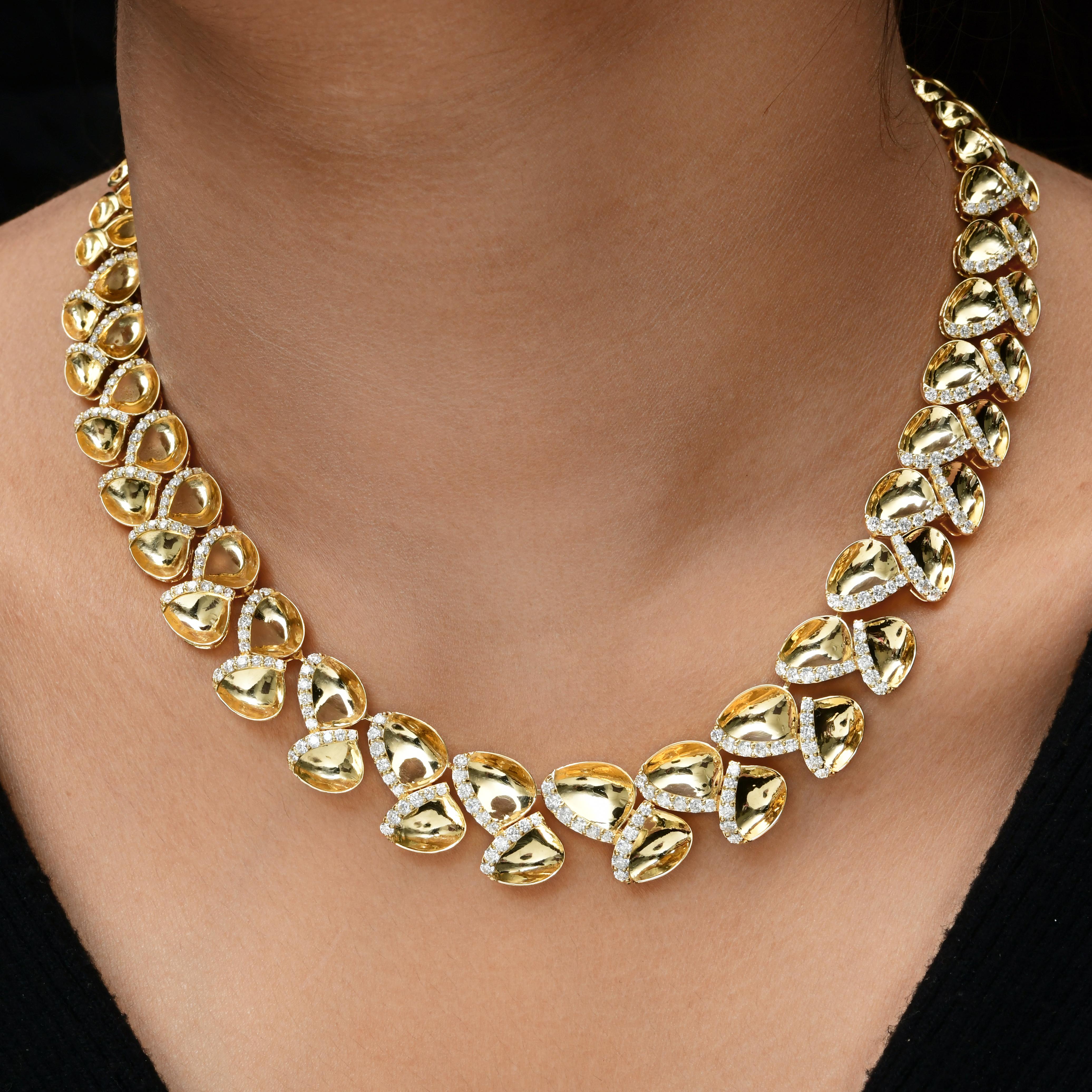 Moderne Collier en or jaune 18 carats avec diamants ronds brillants de 5,70 carats SI/H en vente