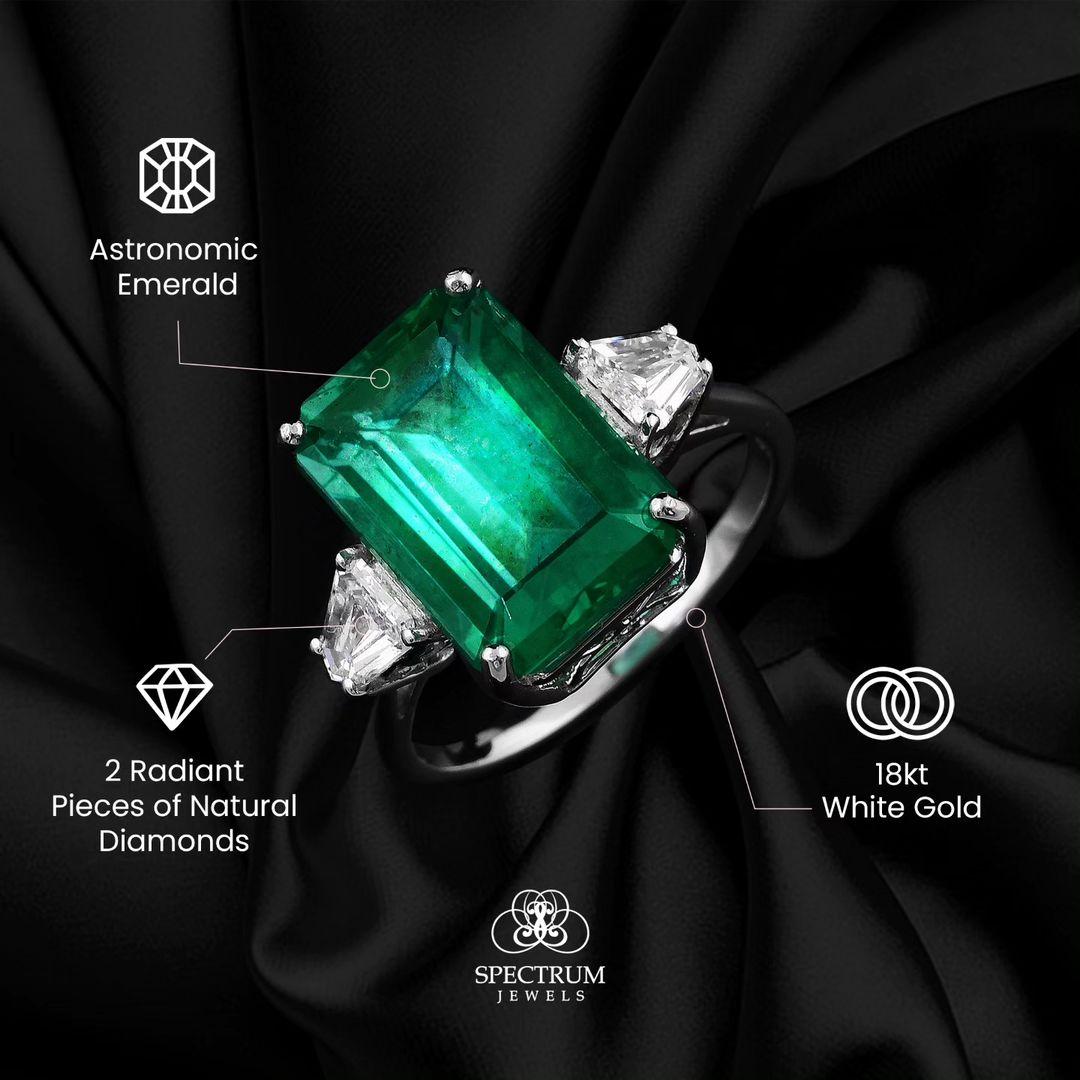 Real 5.8 Carat Zambian Emerald Cocktail Ring 0.38 Ct SI/H Diamond 18k White Gold For Sale 1