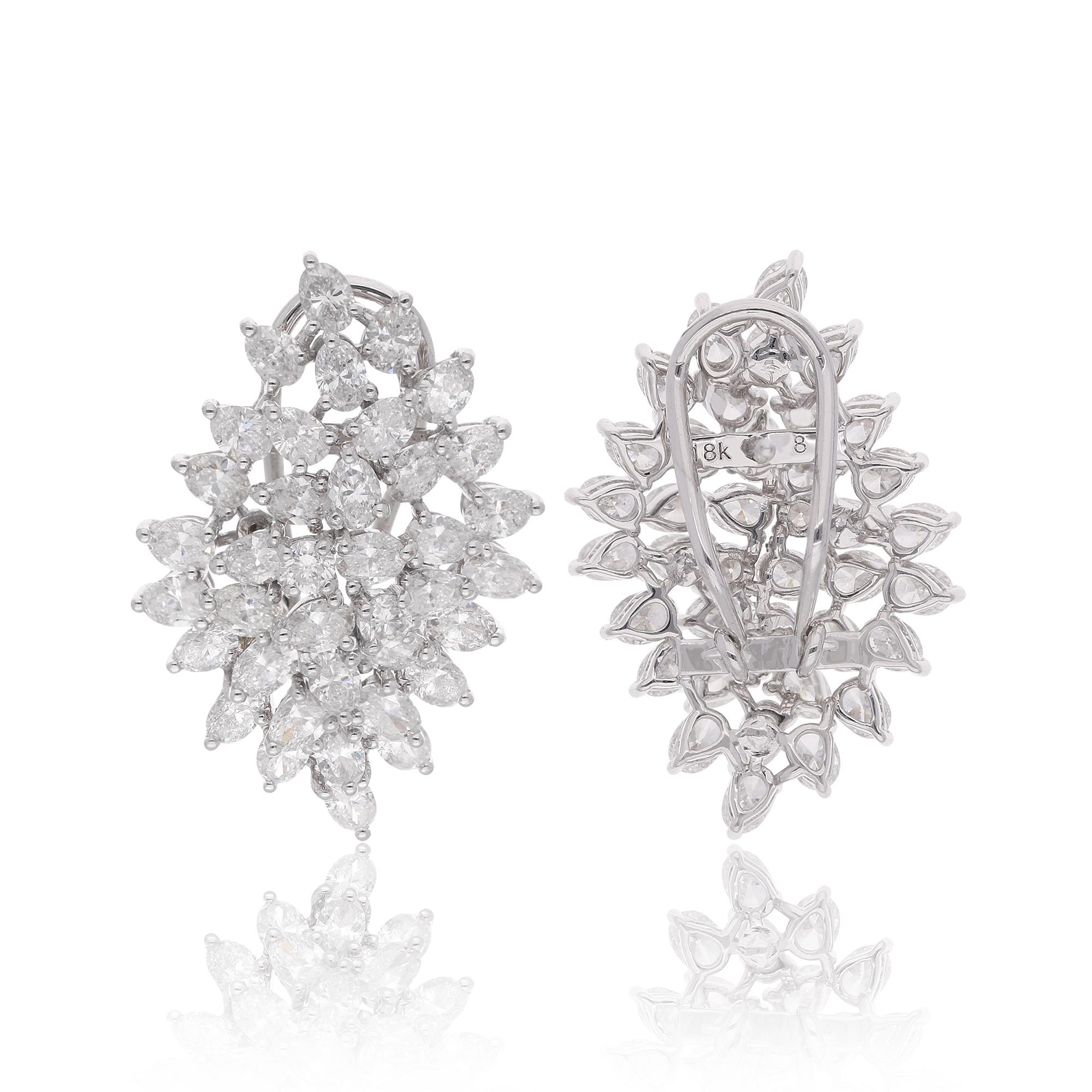Fundidos en oro de 18 quilates, estos exquisitos pendientes están engastados con 7,00 quilates de brillantes diamantes.

SIGUE LA TIENDA DE SPECTRUM JEWELS para ver la última colección y piezas exclusivas. Spectrum Jewels se enorgullece de ser uno