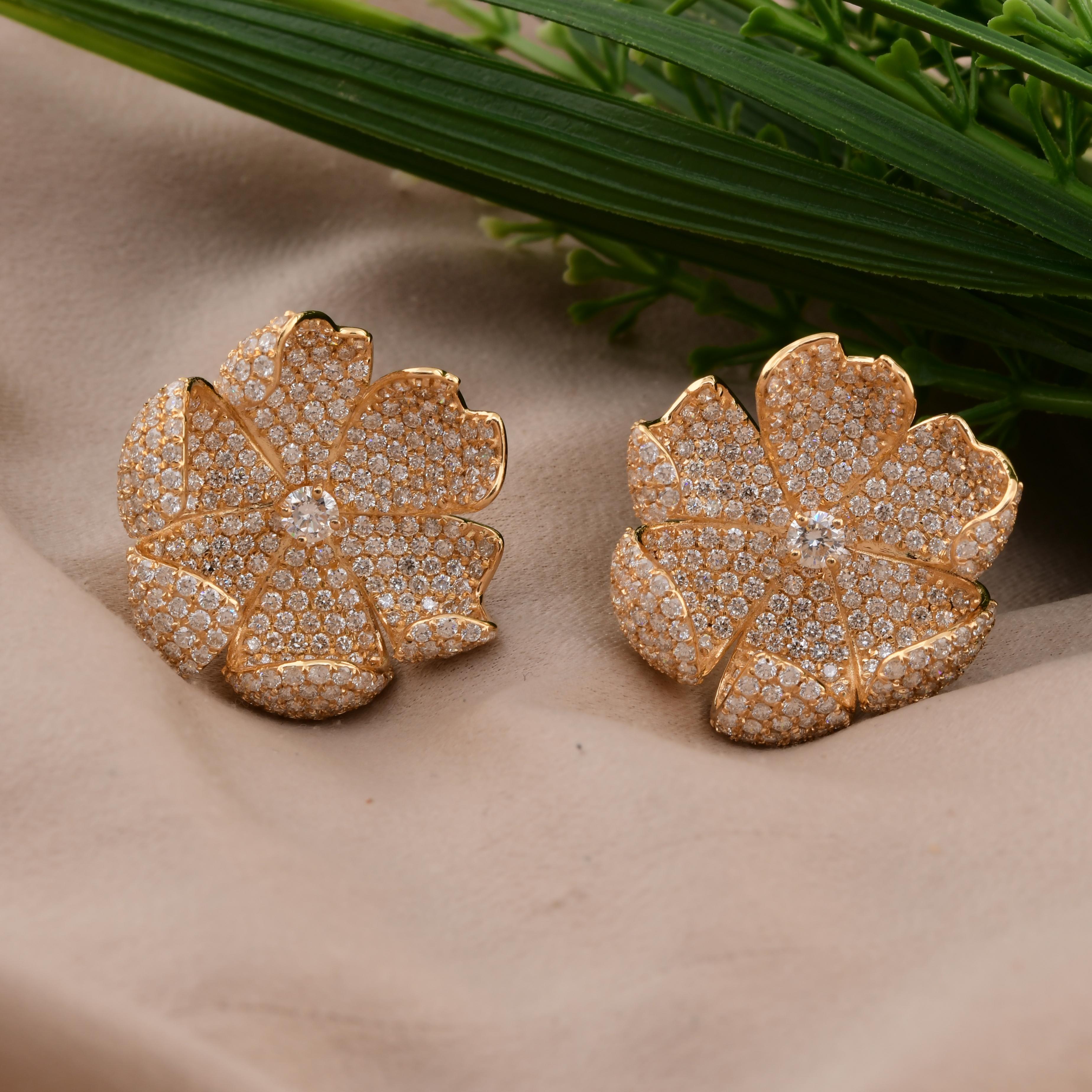 Taille ronde Boucles d'oreilles fleur en or jaune 18 carats avec diamants ronds de 7,42 carats SI/H en vente