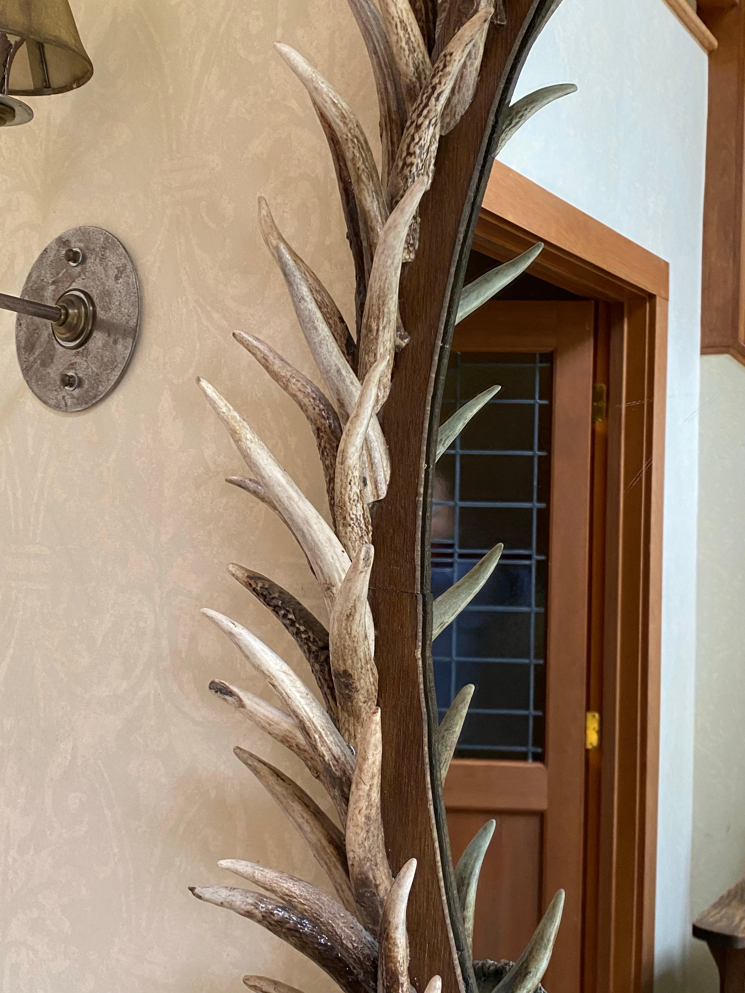 Real Antler Mirror in Oval Shape, Late 20th Century For Sale 5