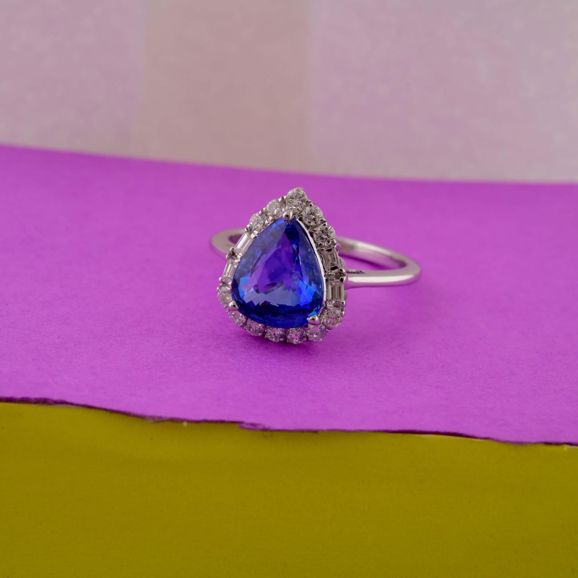Women's Real Blue Sapphire Gemstone Ring SI Clarity HI Color Diamond 18 Karat White Gold For Sale