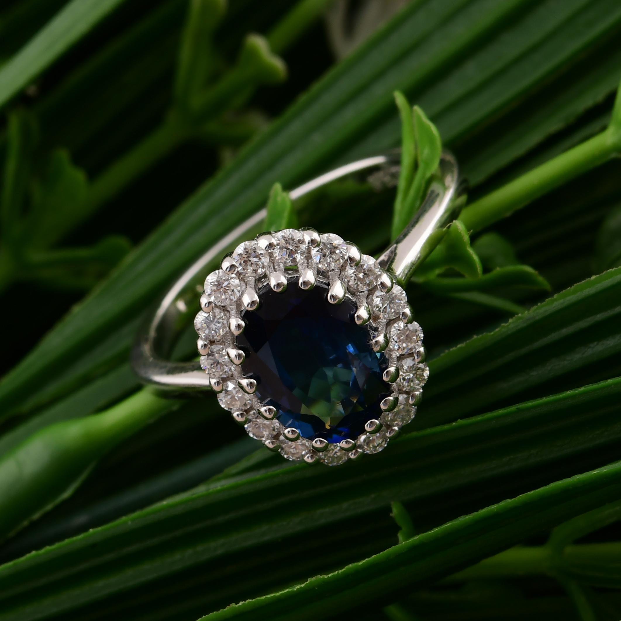 Real Blue Sapphire Gemstone Ring SI Clarity HI Color Diamond 18 Karat White Gold For Sale 1
