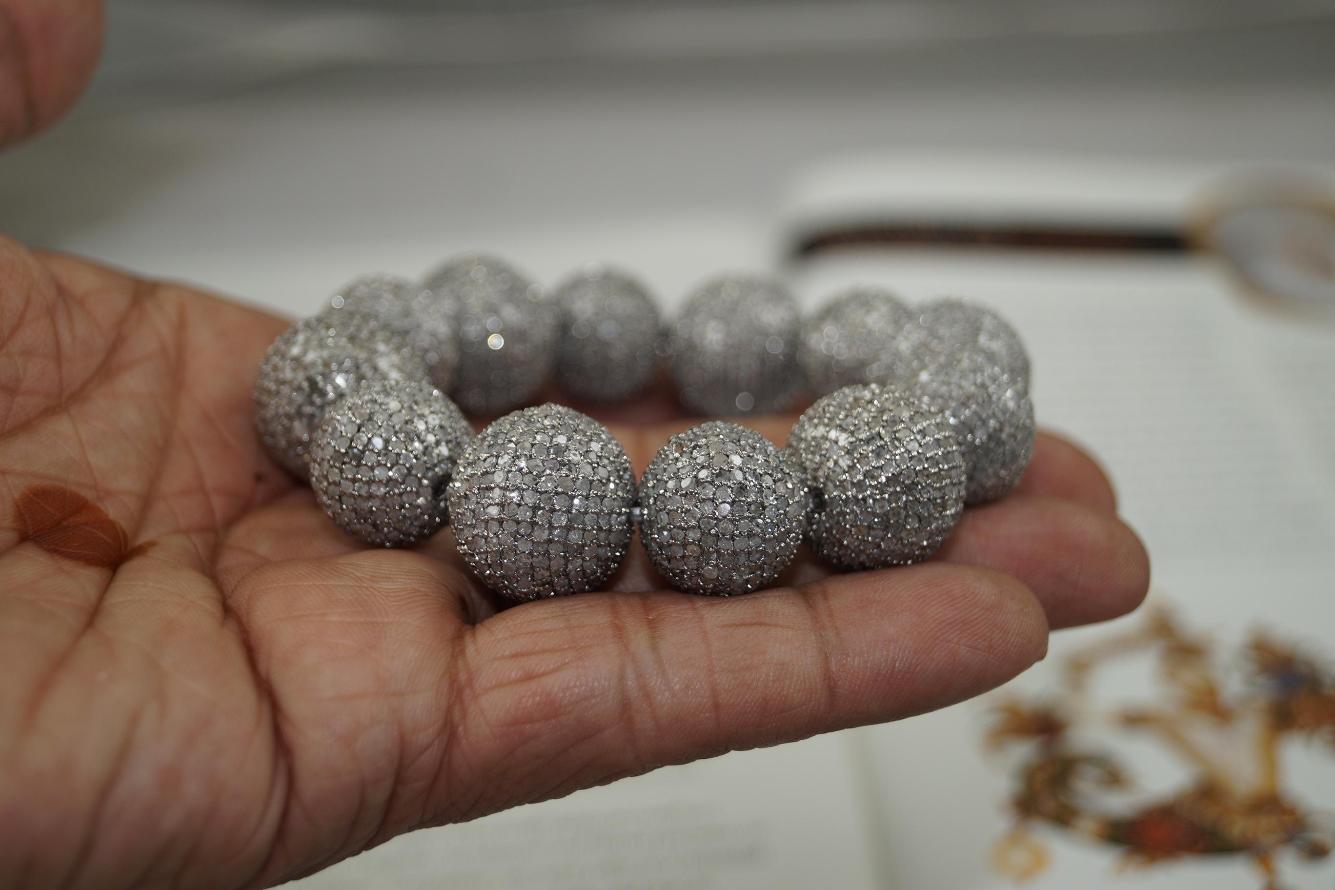 Real classy pave diamond oxidized sterling silver bead ball bracelet In New Condition For Sale In Delhi, DL