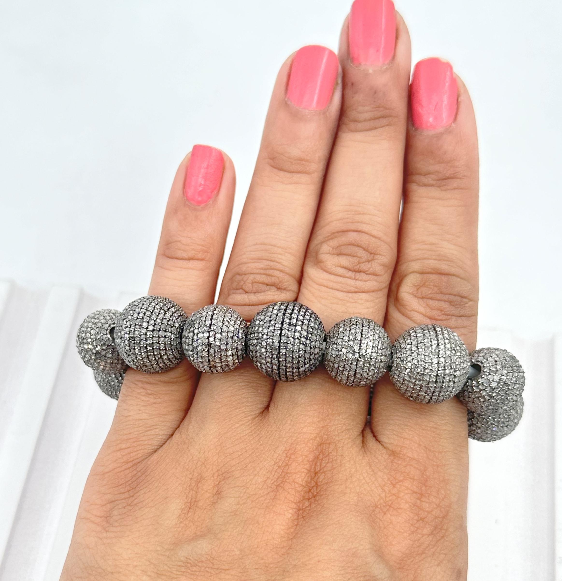 Pulsera de bolas de plata de ley oxidada con pavé de diamantes de primera clase estilo 2 Corte mixto en venta