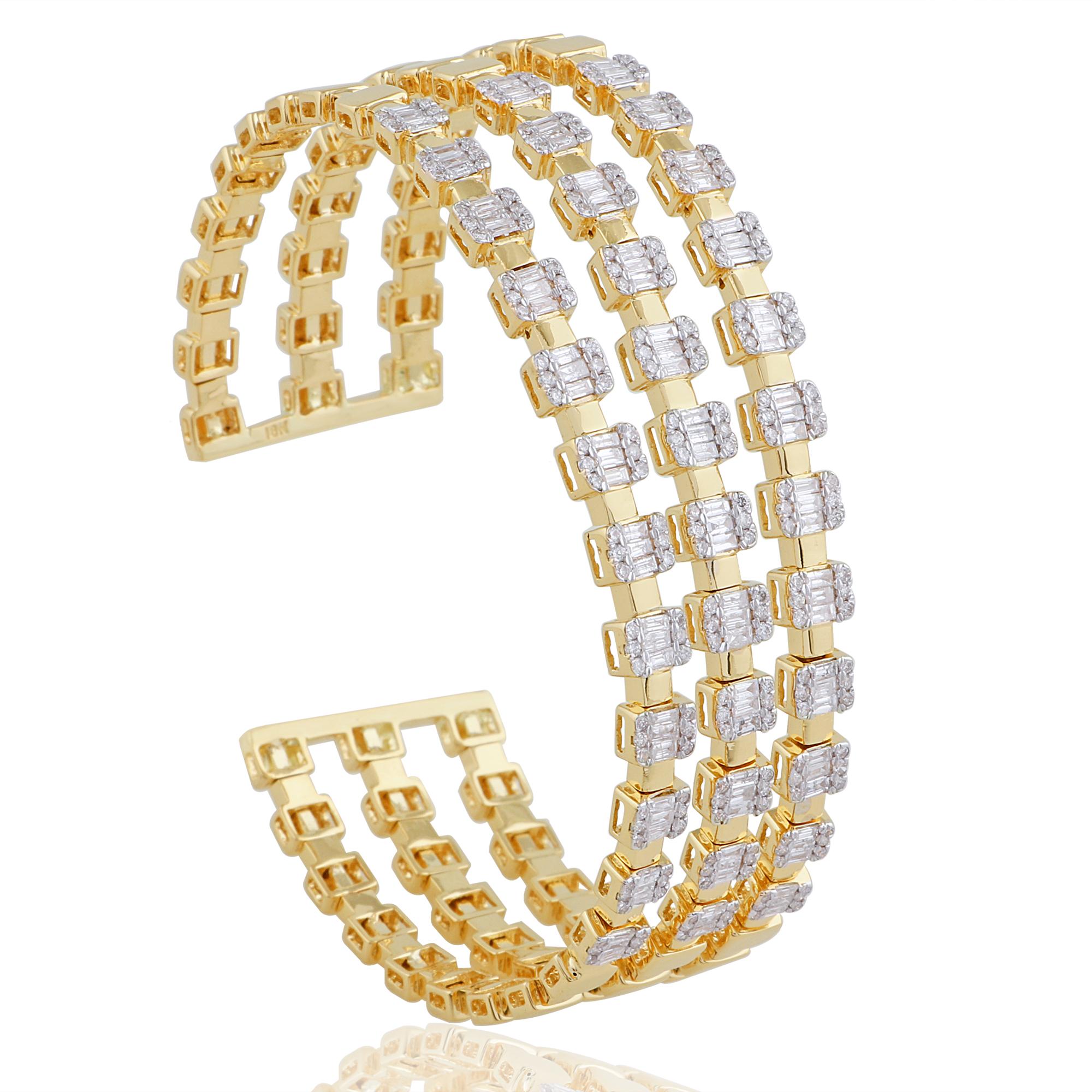 Diamante auténtico de 3,80 ct Oro amarillo de 18 quilates Brazalete brazalete ancho Fine Jewelry en Nuevo estado para la venta en Diera, Dubai