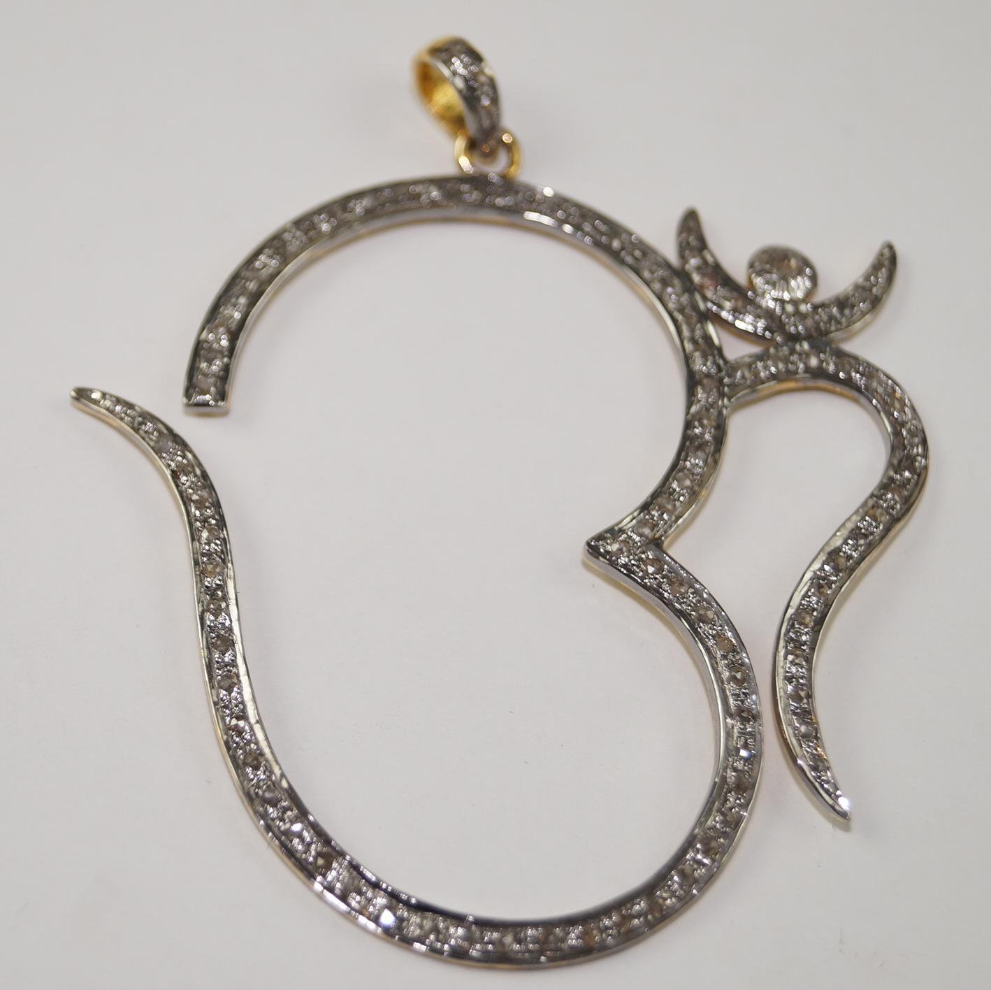 Large Natural pave diamond oxidized sterling silver ohm om charm pendant In New Condition For Sale In Delhi, DL