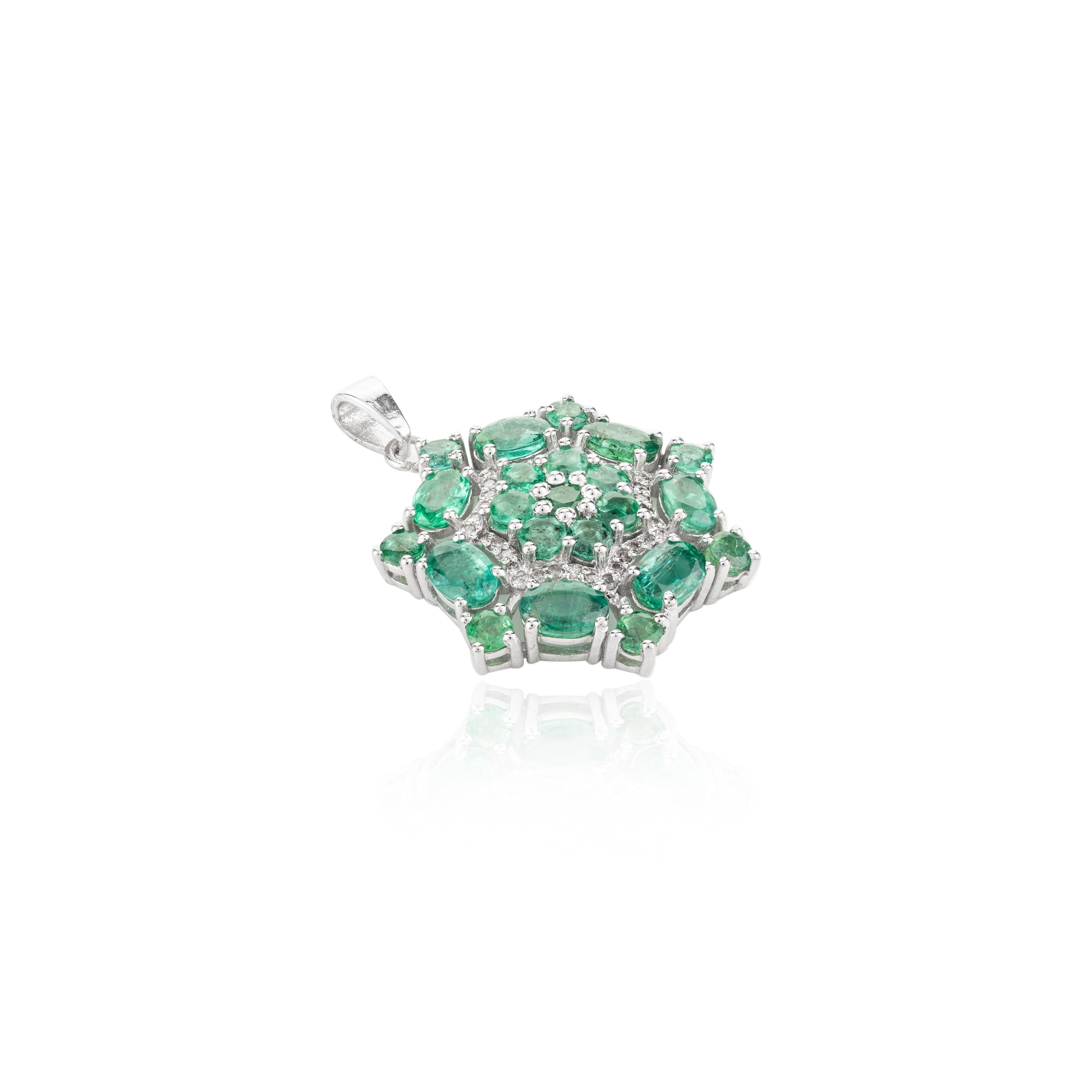 Women's Real Emerald Birthstone Flower Pendant in .925 Sterling Silver for Women For Sale