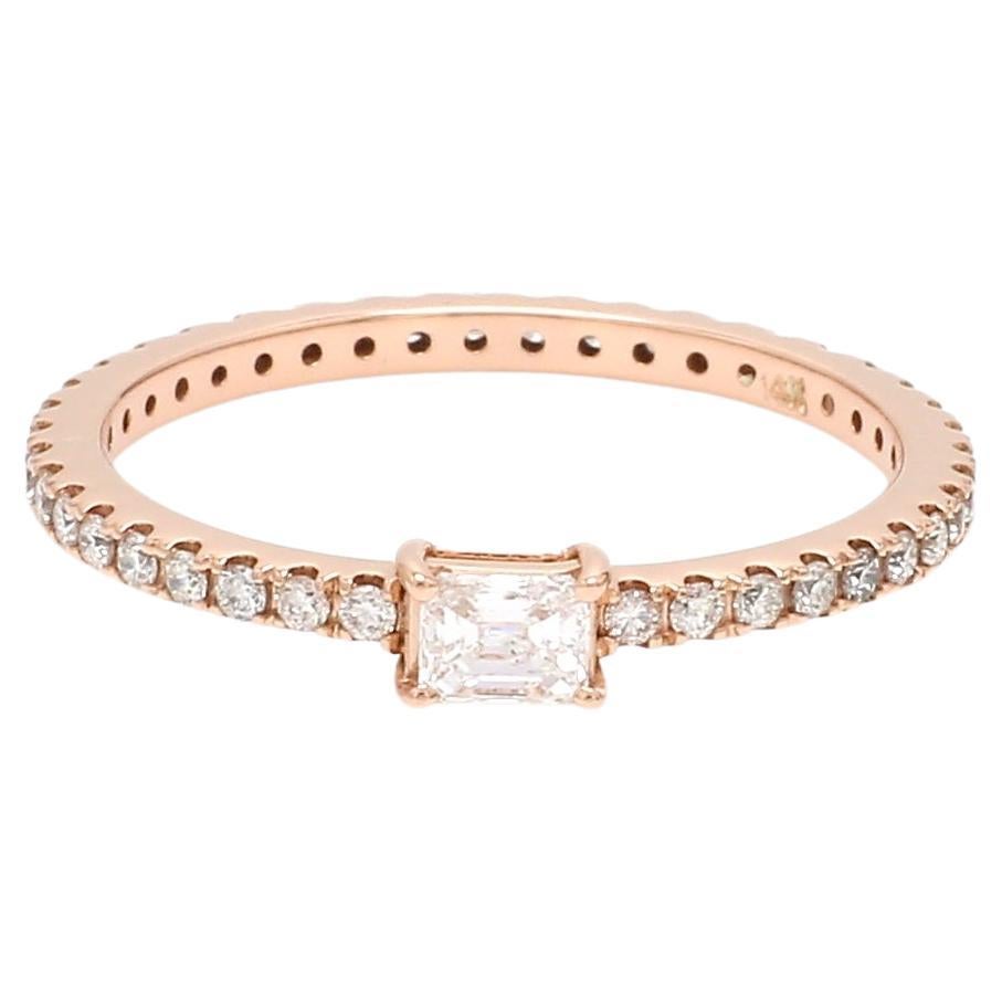 Eternity-Ring aus 14 Karat Roségold mit echtem Diamanten im Smaragdschliff, handgefertigt im Angebot