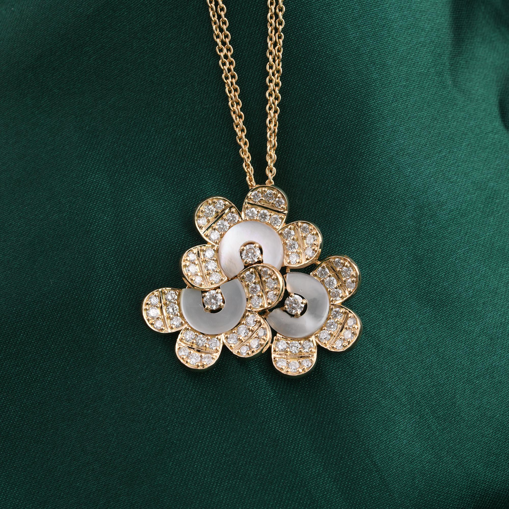 Collana con ciondolo a forma di fiore di diamante in vera madreperla H. H. 18 carati In condizioni Nuovo in vendita a Diera, AE