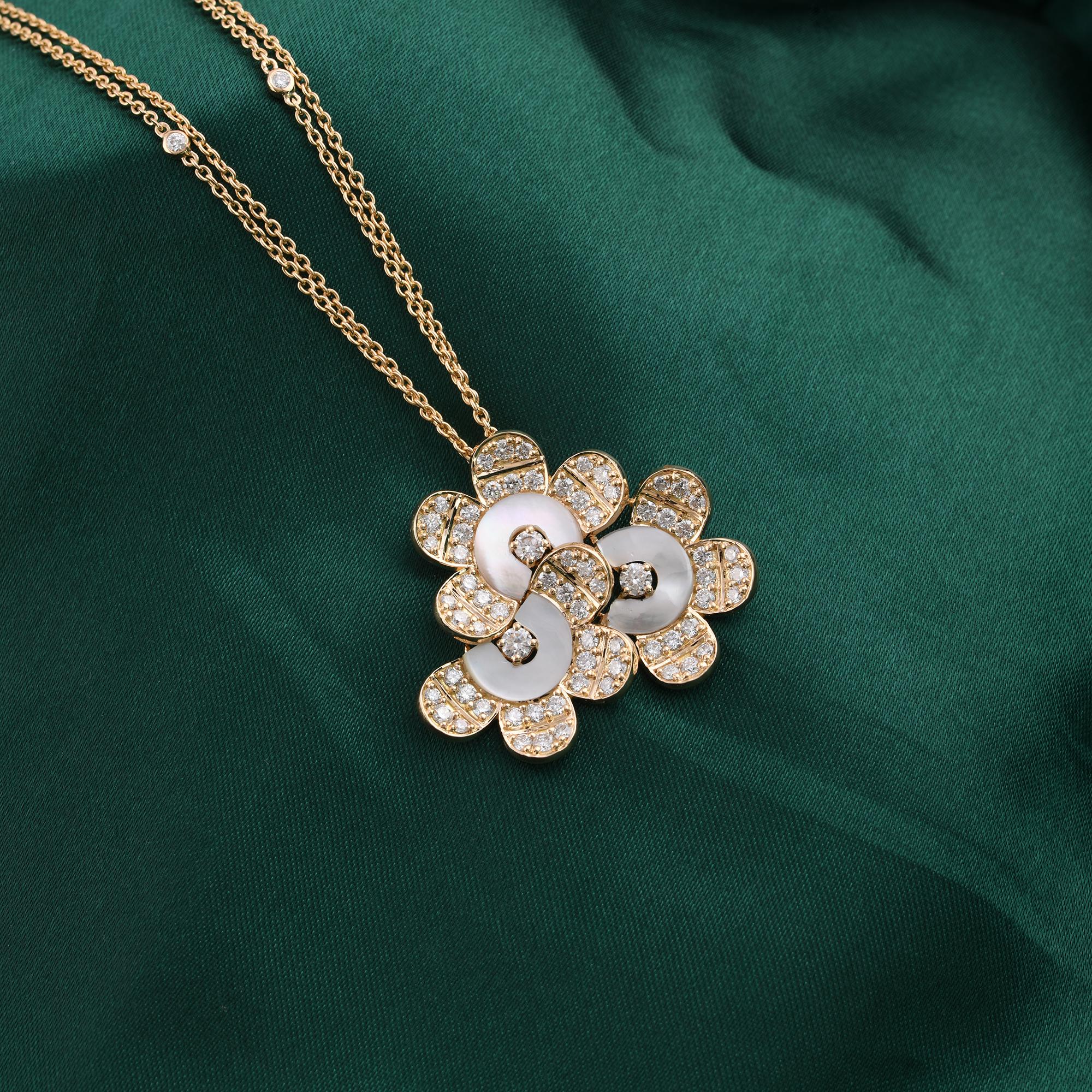 Donna Collana con ciondolo a forma di fiore di diamante in vera madreperla H. H. 18 carati in vendita