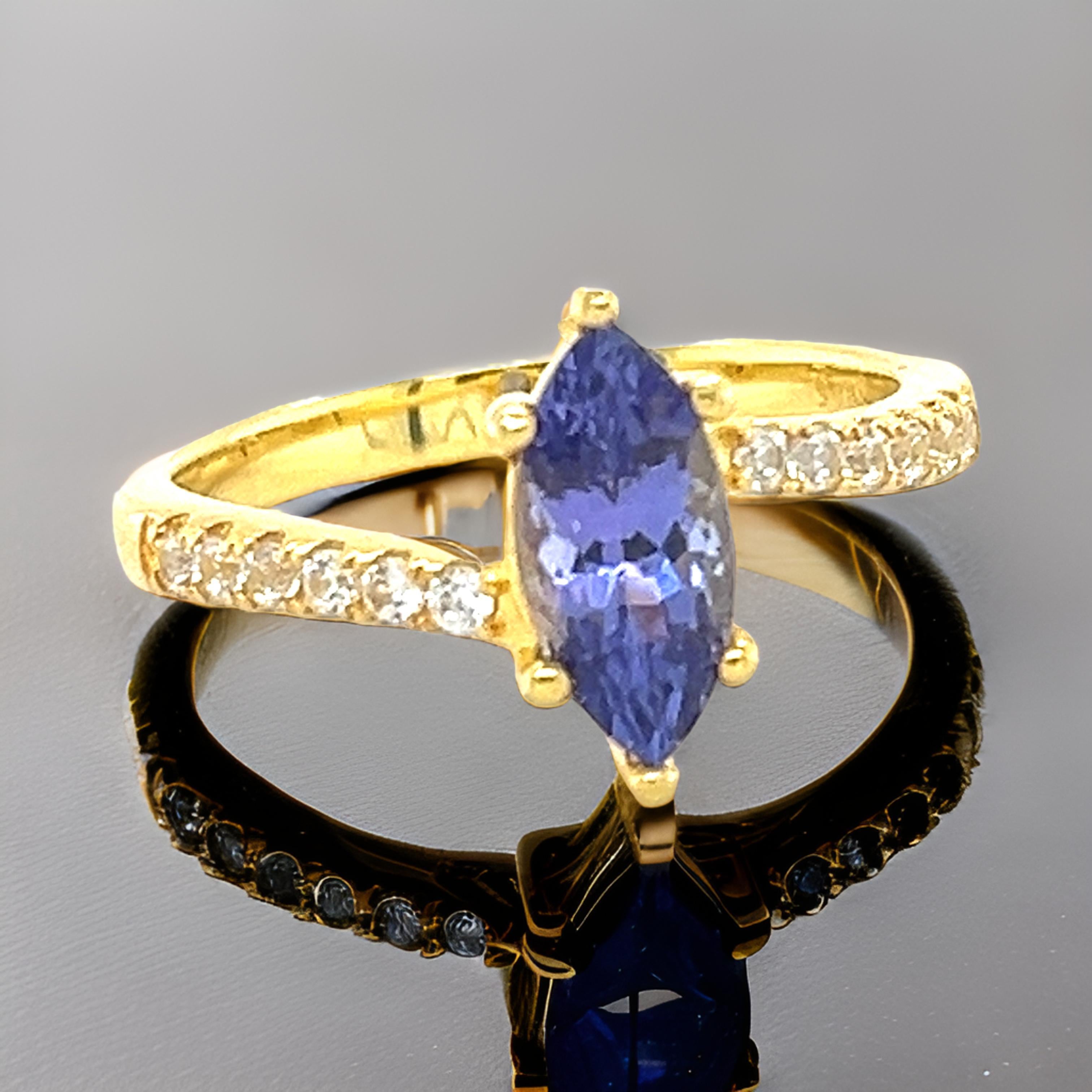 Taille Marquise Bague de naissance de décembre en argent sterling 925 et tanzanite naturelle véritable en vente