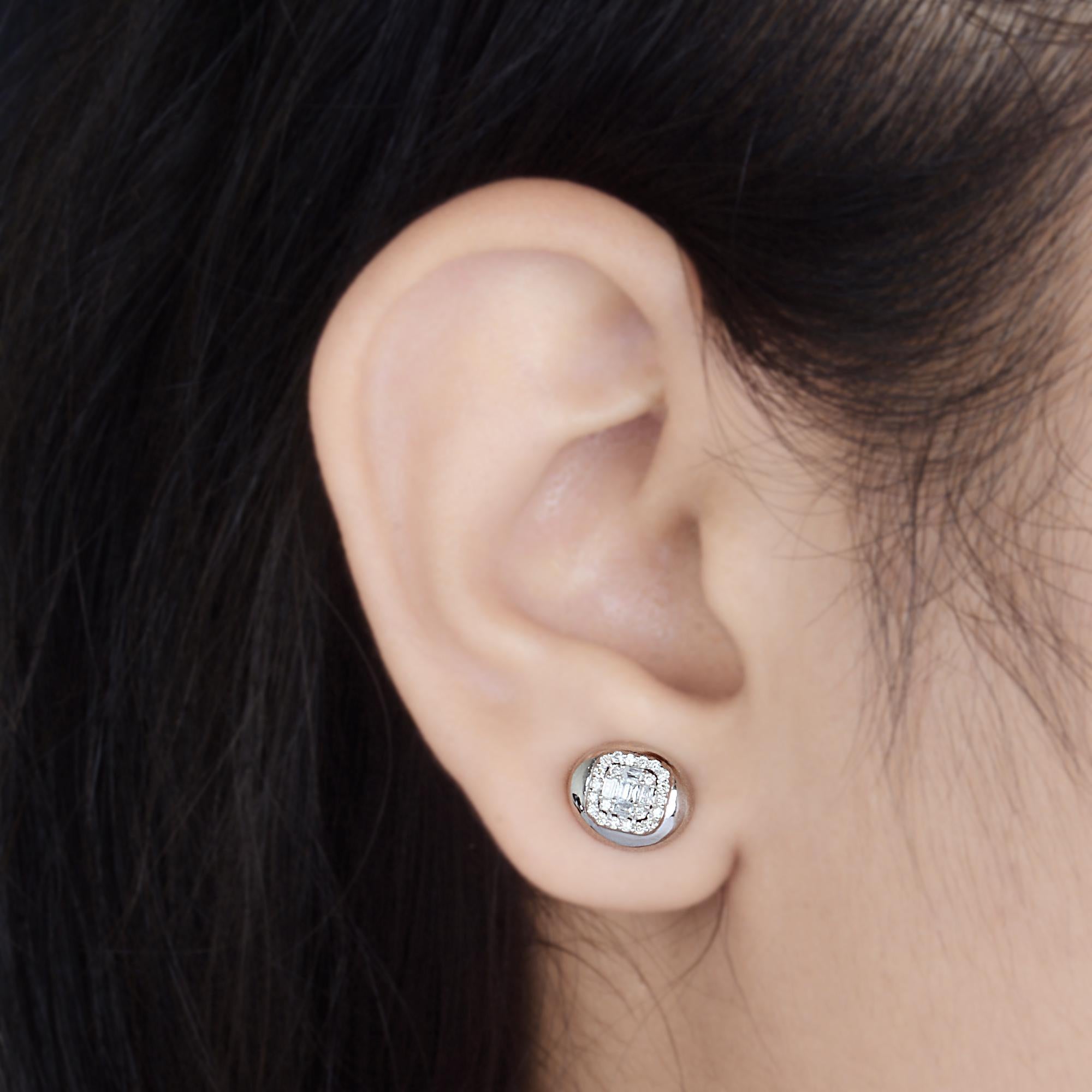 Modern Real SI Clarity HI Color Baguette Diamond Oval Stud Earrings 10 Karat White Gold For Sale
