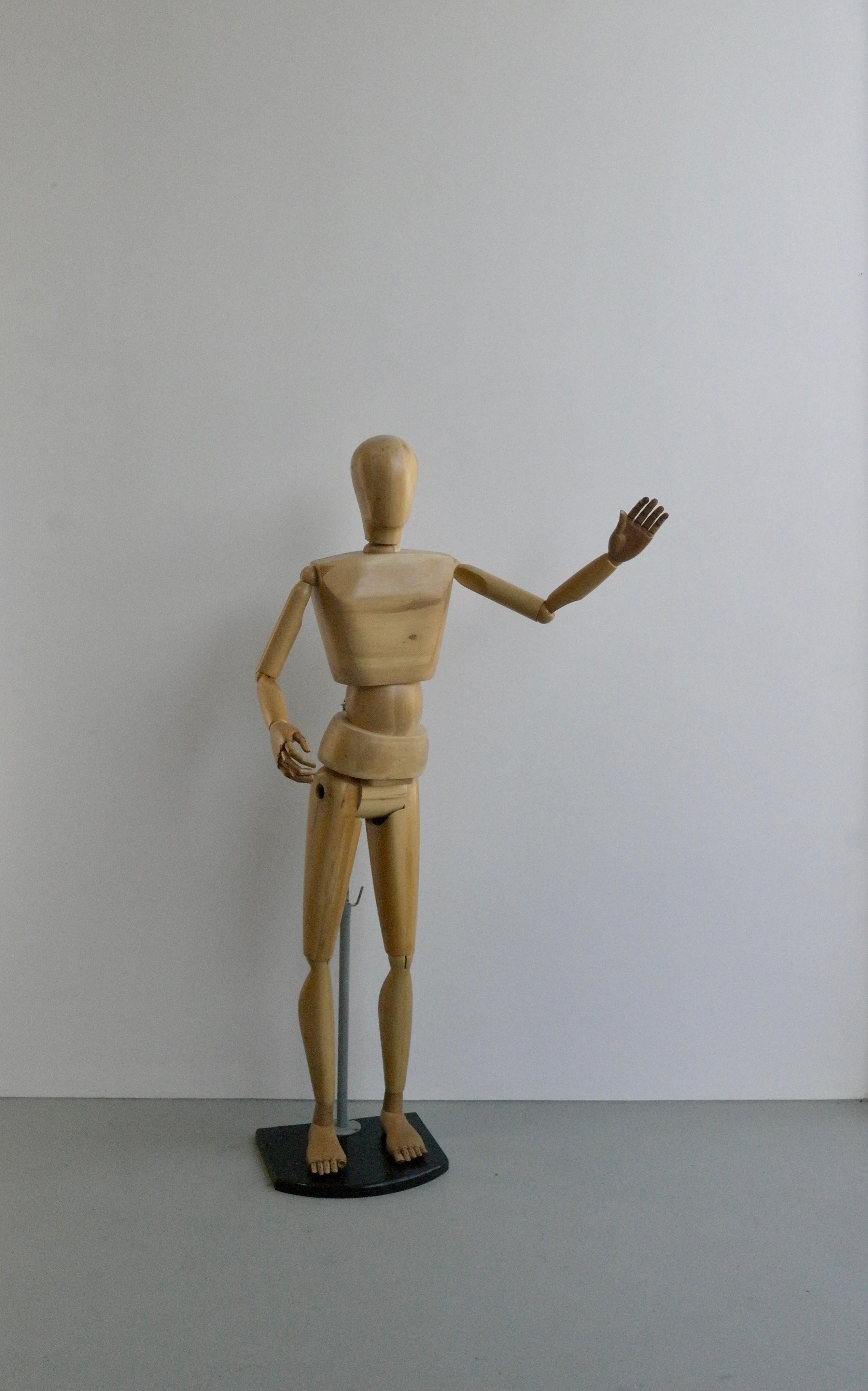 Real Size Wooden Portraiture Mannequin Figurine, 1970s In Good Condition In Den Haag, NL
