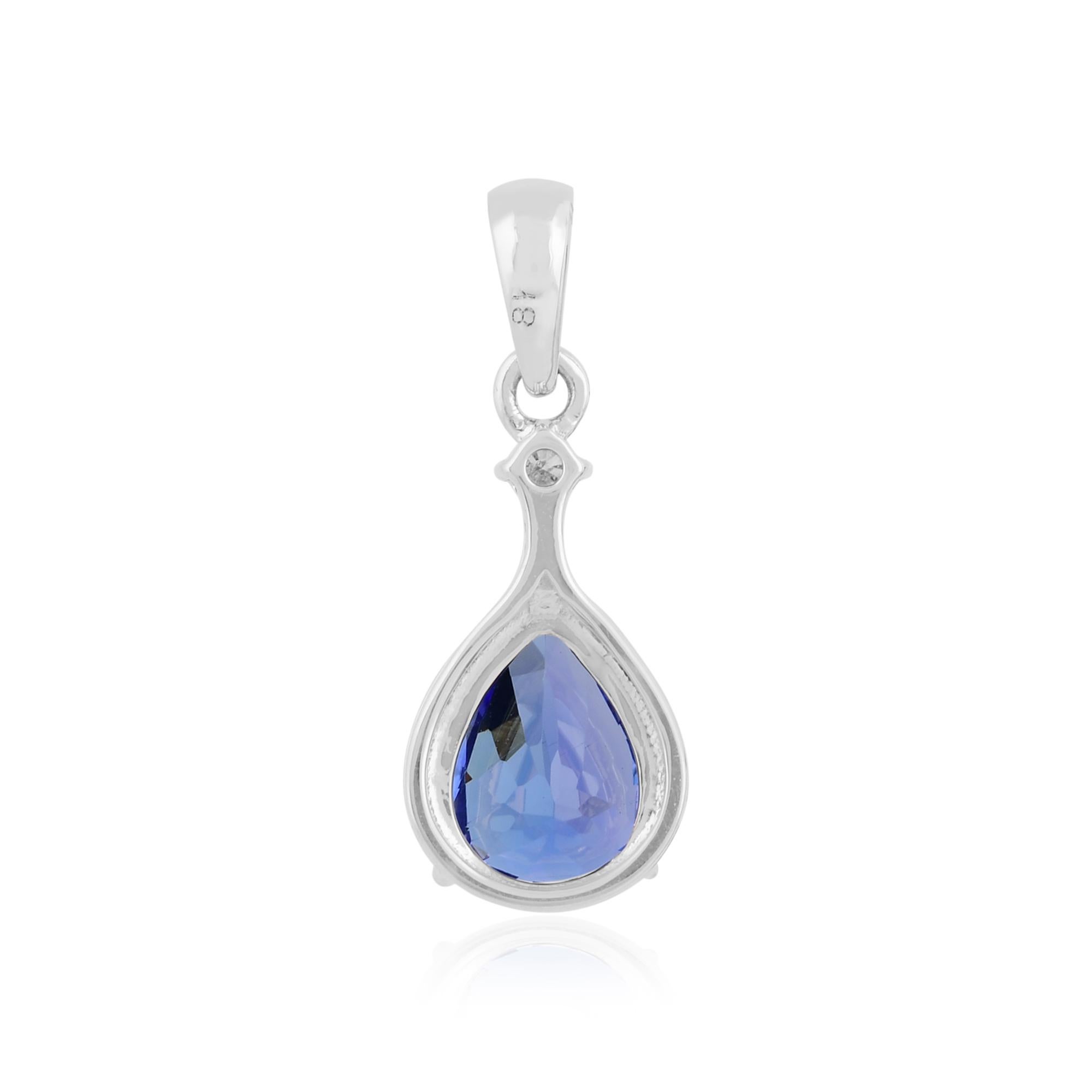 Ciondolo di diamante con gemma di tanzanite vera e propria in oro bianco da 18 carati In condizioni Nuovo in vendita a Diera, Dubai