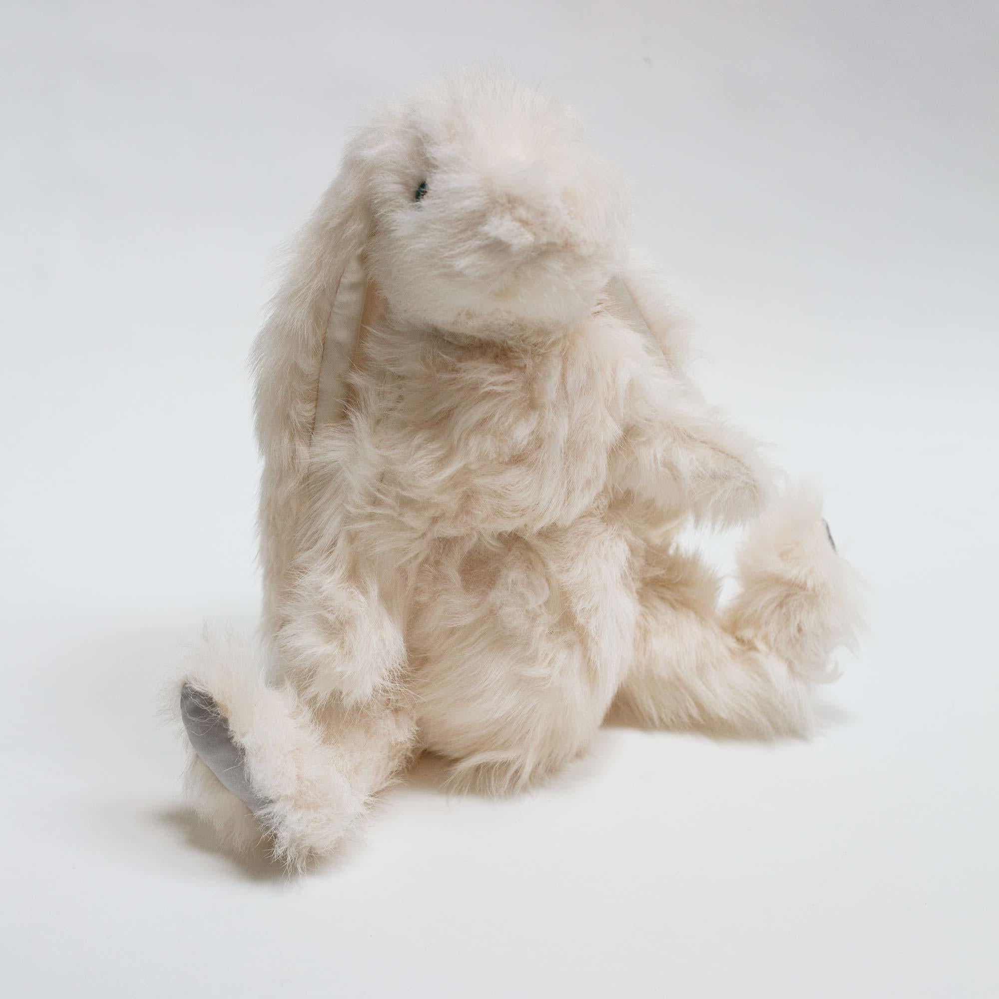 Real Toscana Schafsfell Weißes Pelz Kaninchenspielzeug im Zustand „Neu“ im Angebot in Sebastopol, CA