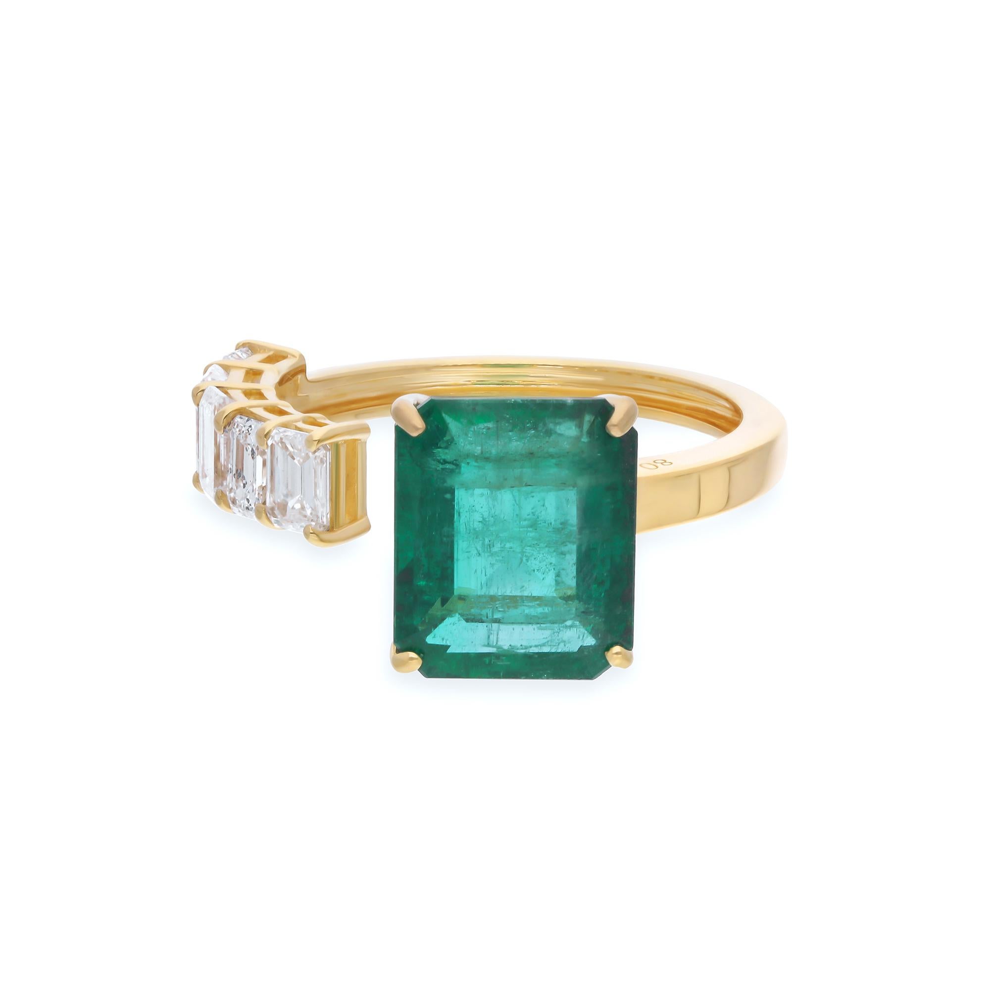 Real Zambian Emerald Cuff Ring SI Clarity HI Color Diamond 10 Karat Yellow Gold In New Condition For Sale In Diera, Dubai