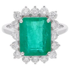 Natural Emerald Gemstone Cocktail Ring Diamond 18 Karat White Gold Jewelry