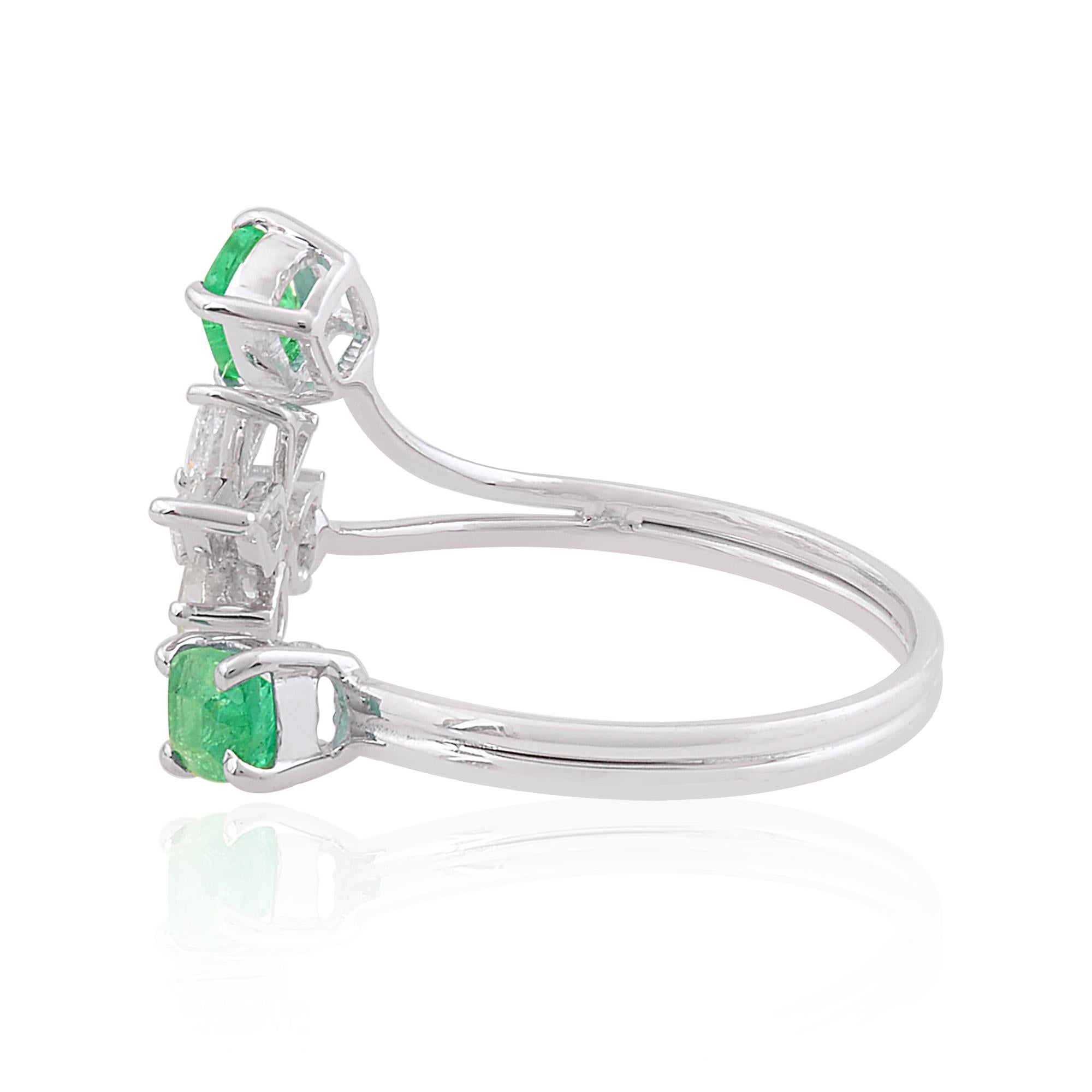 En venta: Esmeralda natural Piedra preciosa Diamante Anillo de diseño Oro blanco 18k Joyas finas  2