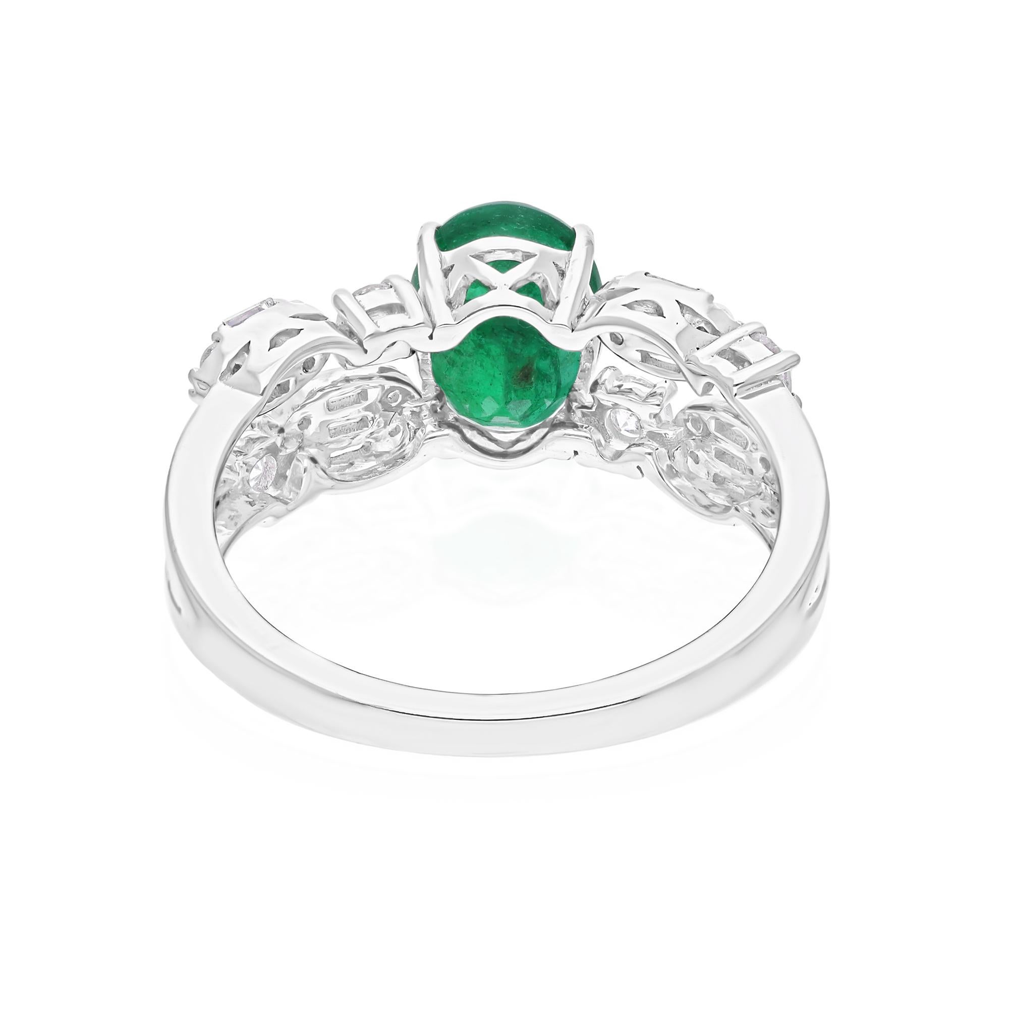 Modern Real Zambian Emerald Gemstone Ring SI/H Diamond Ring 18 Karat White Gold Jewelry For Sale
