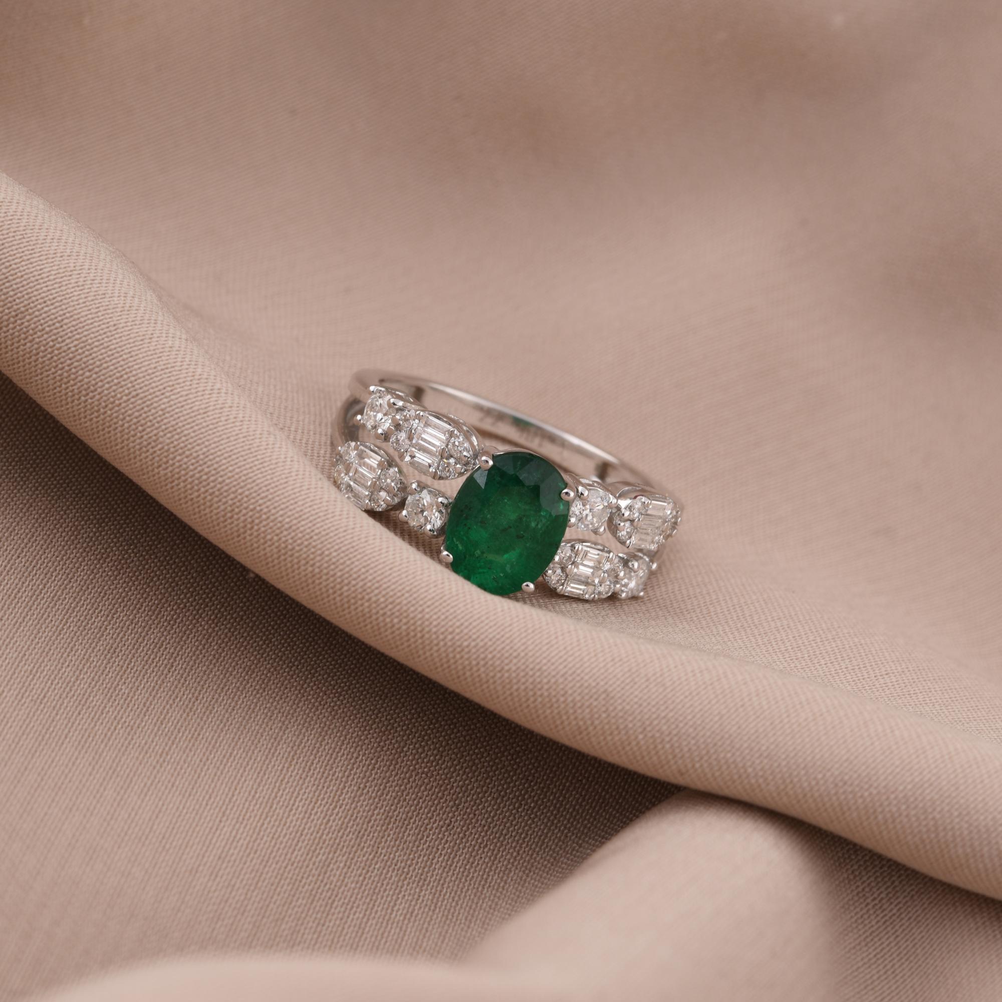 Women's Real Zambian Emerald Gemstone Ring SI/H Diamond Ring 18 Karat White Gold Jewelry For Sale