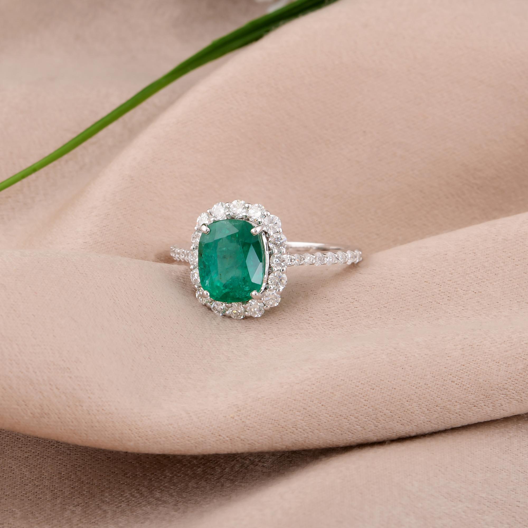 Real Zambian Emerald Ring SI/H Round Brilliant Cut Diamond 18 Karat White Gold In New Condition For Sale In Diera, Dubai