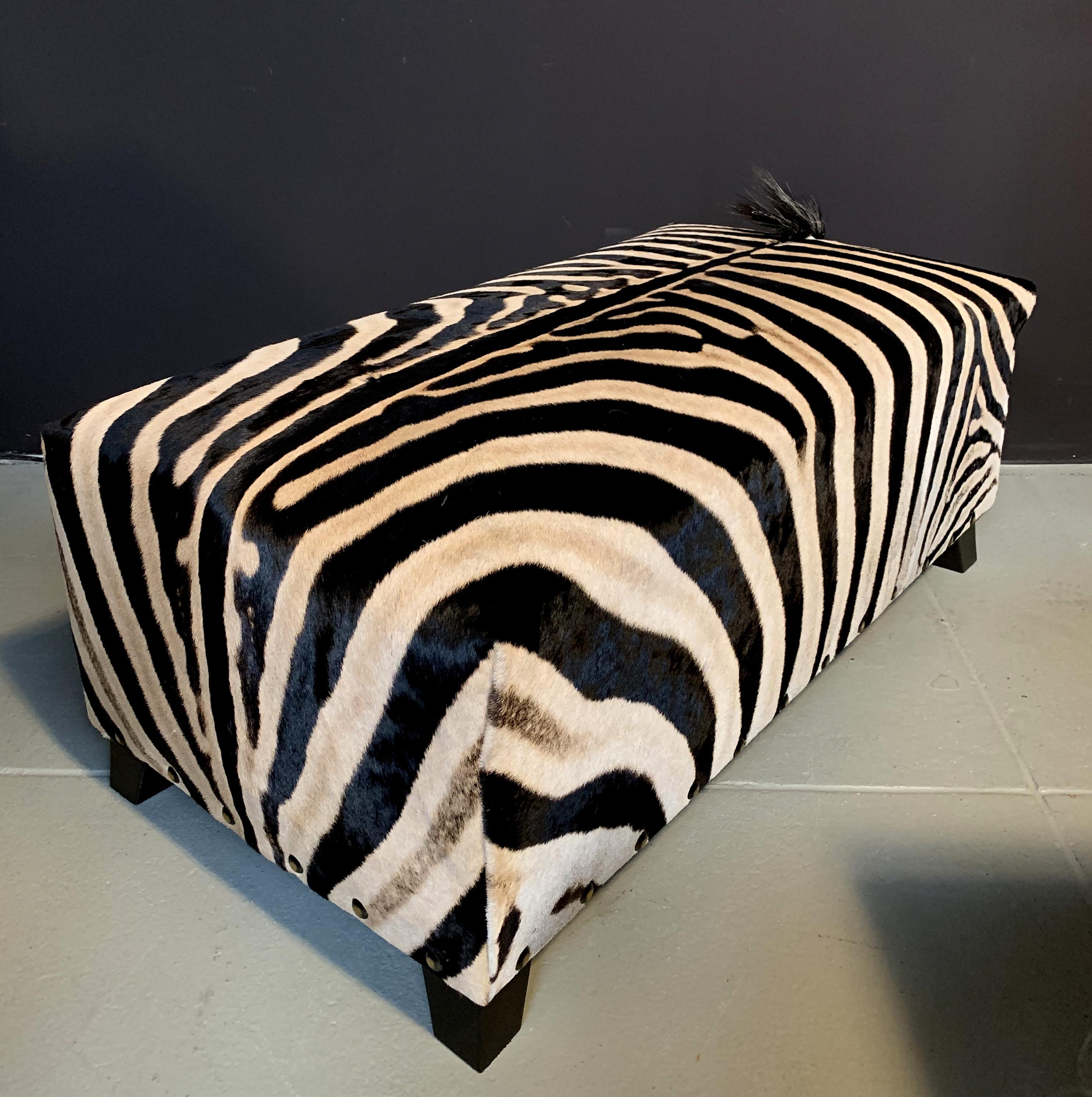 Real Zebra Skin Ottoman In Excellent Condition In Eindhoven, NL