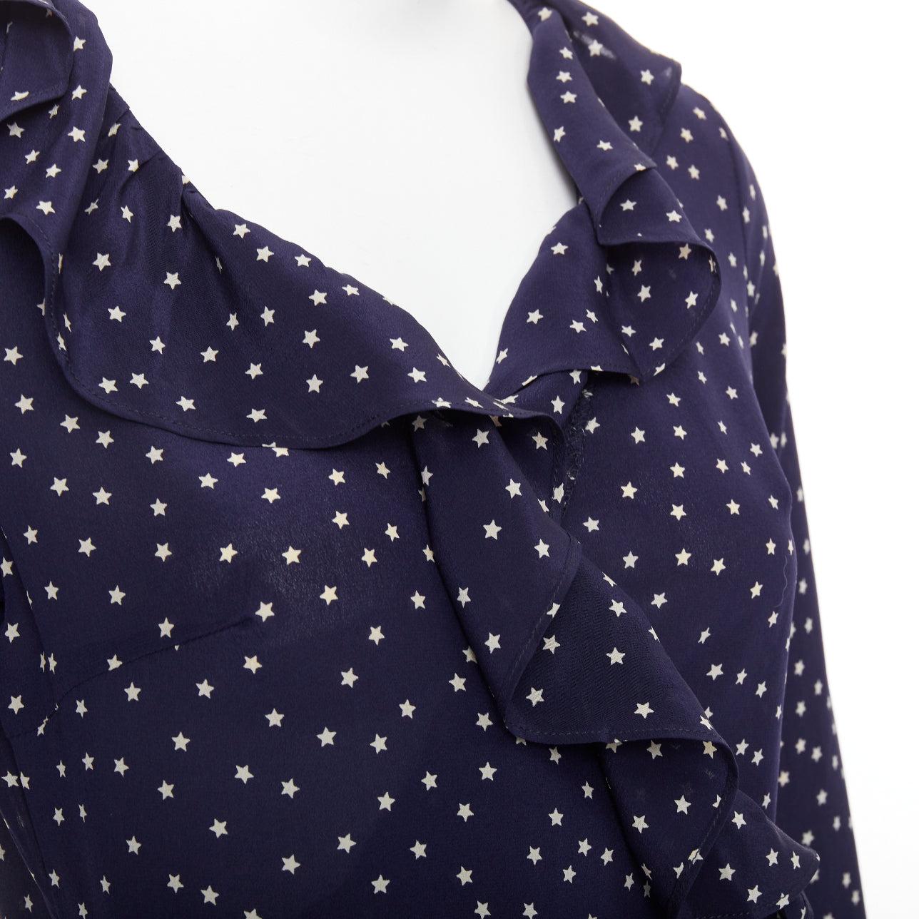 REALISATION Alexandra Minivestido de seda 100% con estampado de estrellas en blanco marino S
Referencia: ECLO/A00222
Marca: Realización
Model No: Alexandra
Material: Seda
Color: Azul marino, Blanco hueso
Patrón: Estrella
Cierre: Lazo